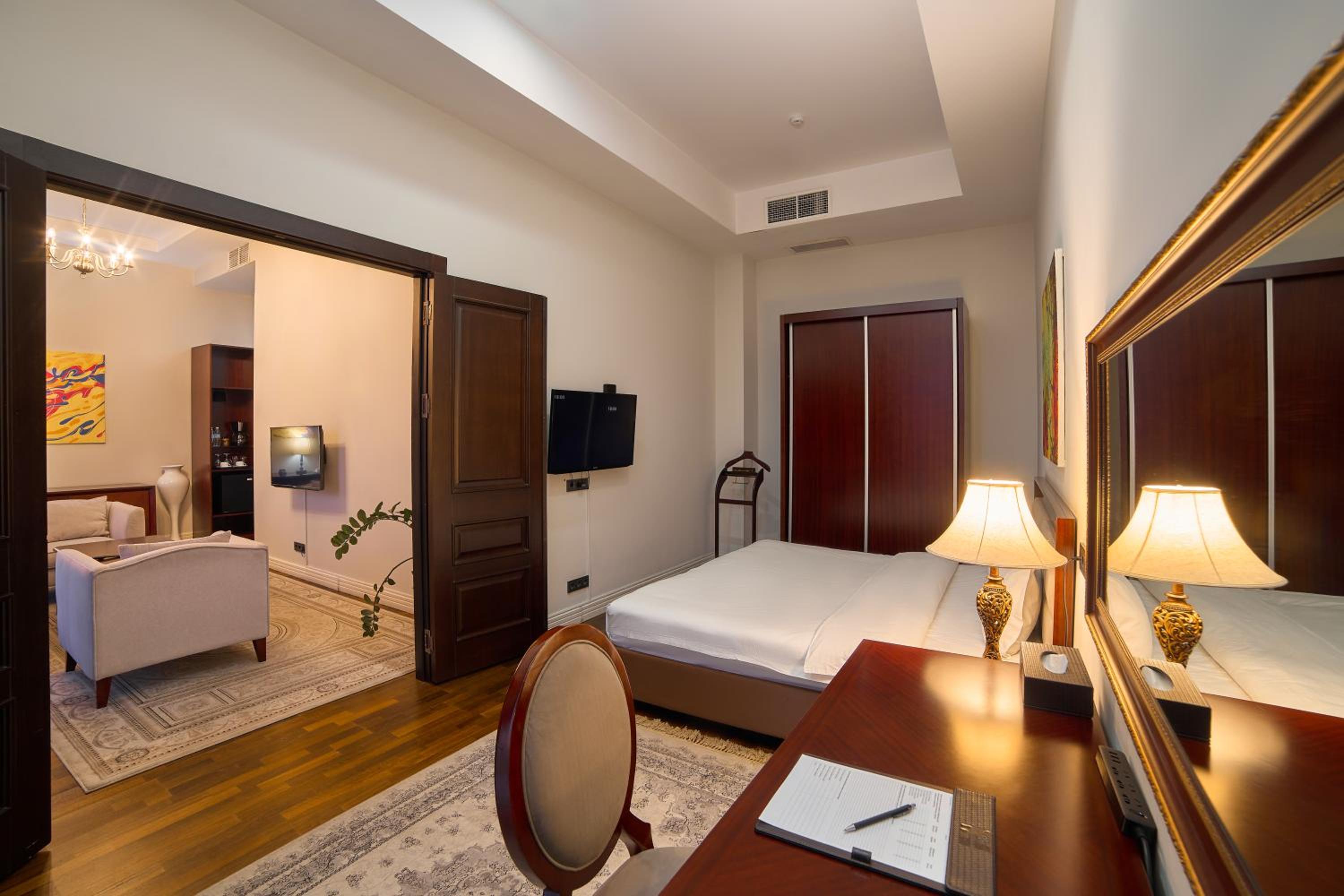 Suite with Balcony photo 1