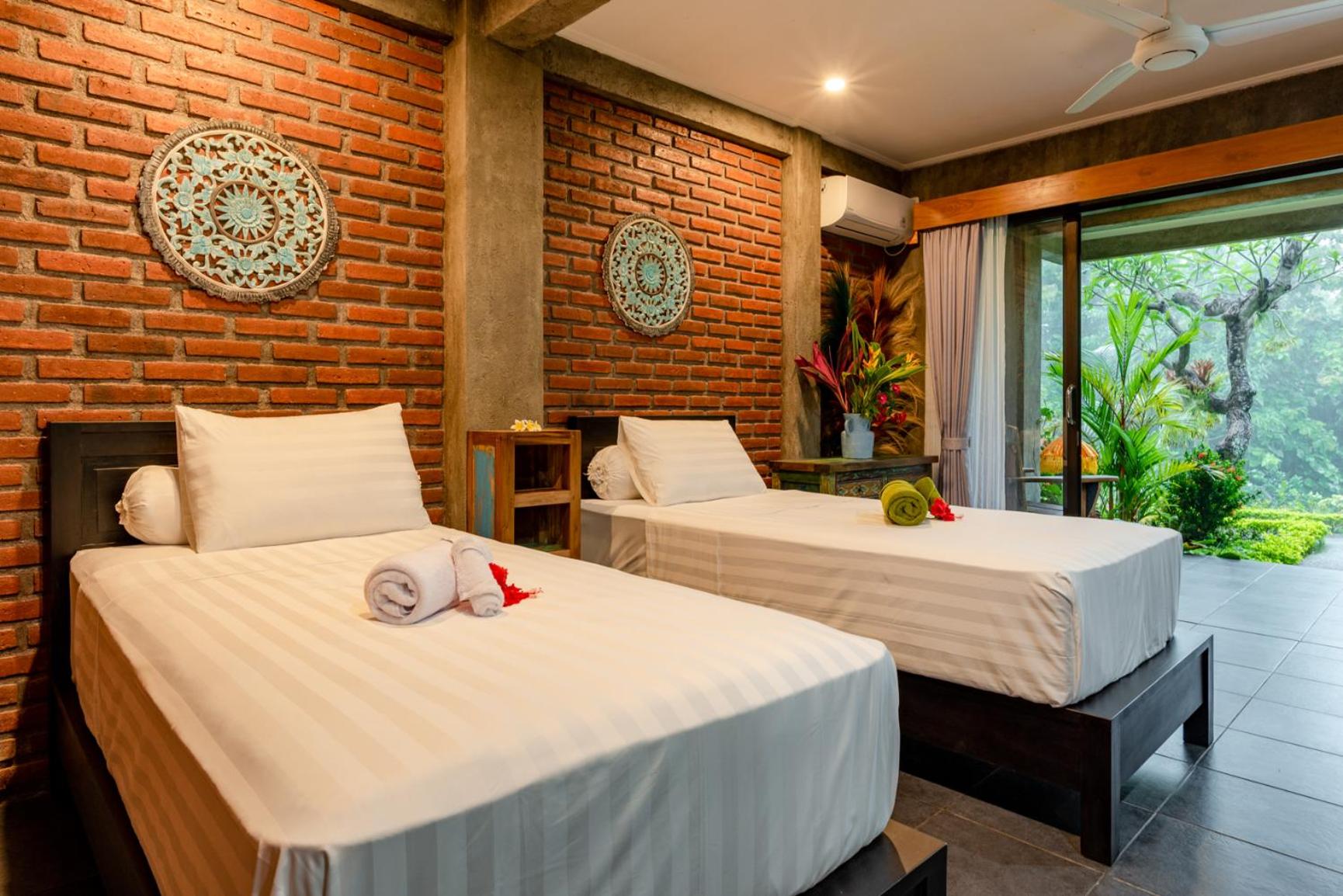 Standard Twin Room with Garden View