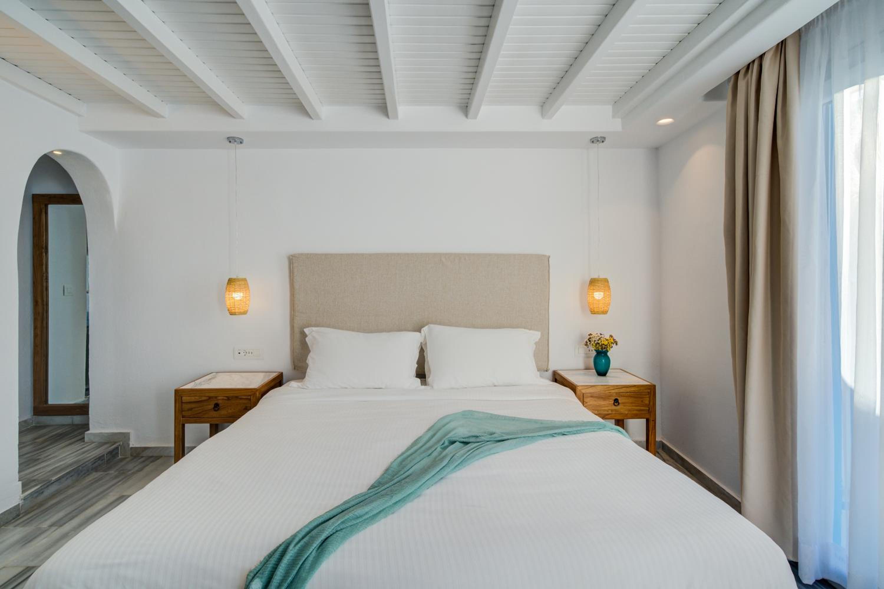 Deluxe Double Room with Sea View - Photo 3