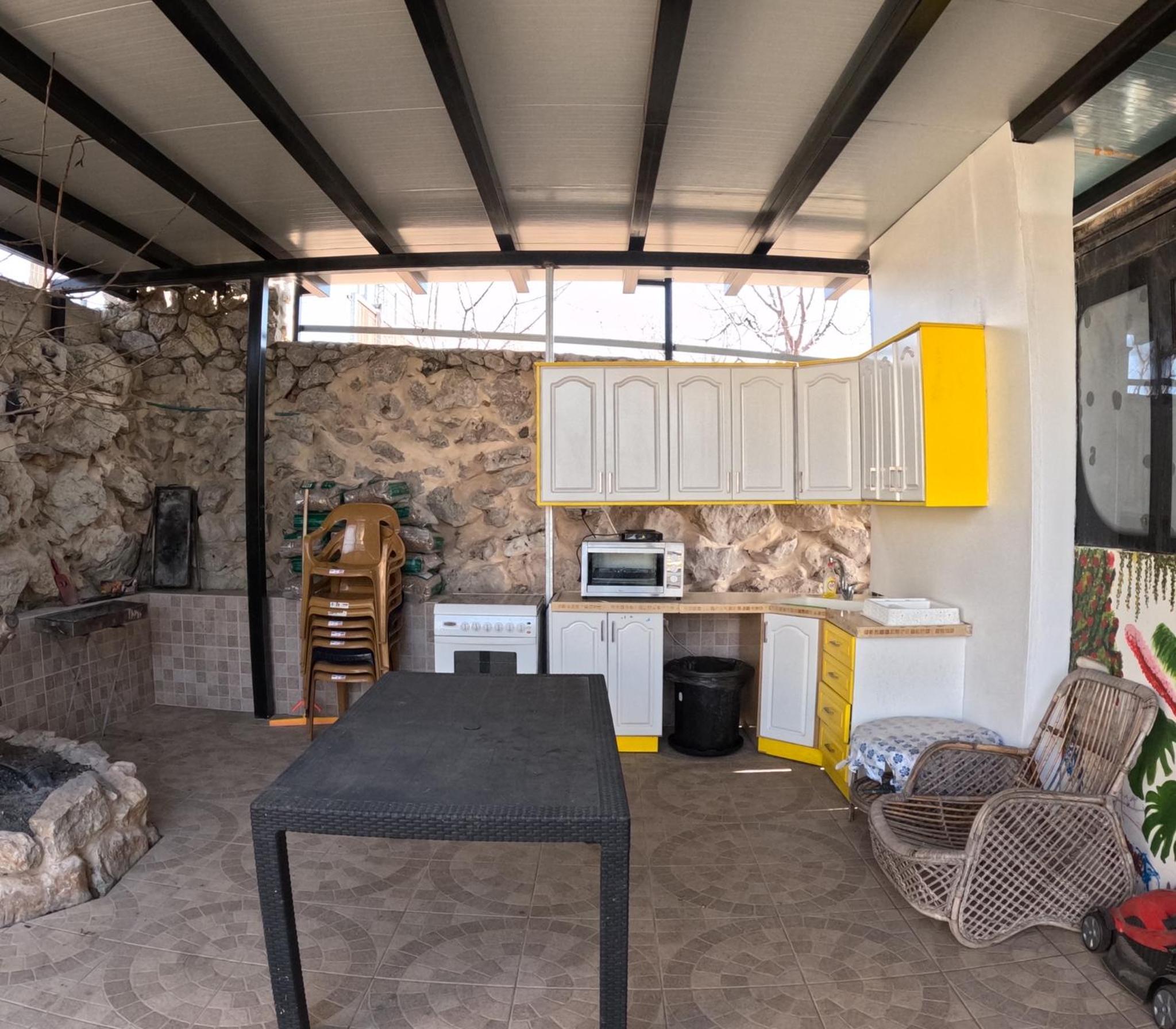 One-Bedroom Apartment - Photo 9
