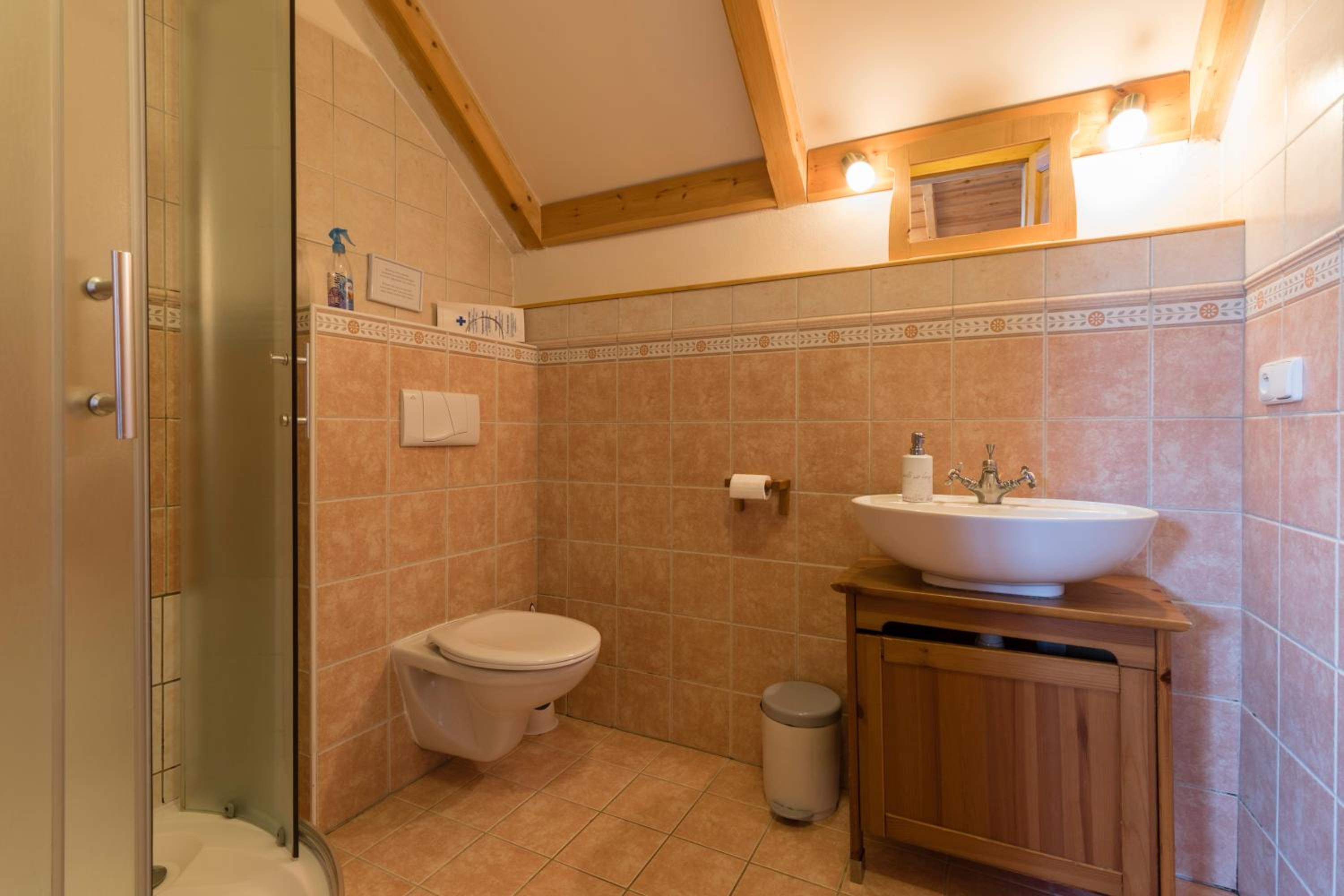 Triple Room with Private Bathroom photo 3