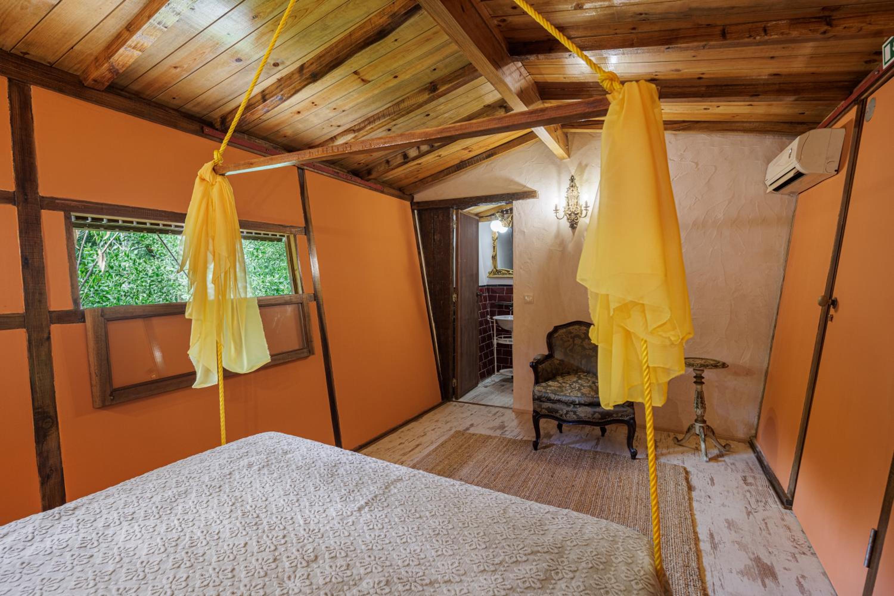 Large Double Room photo 3