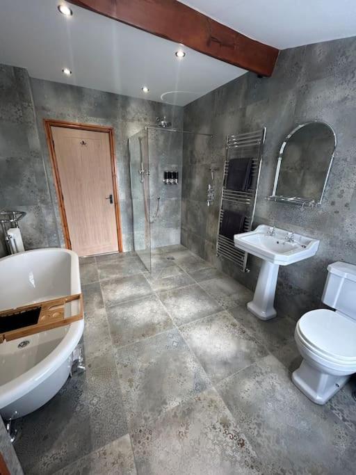 Two-Bedroom House photo 3