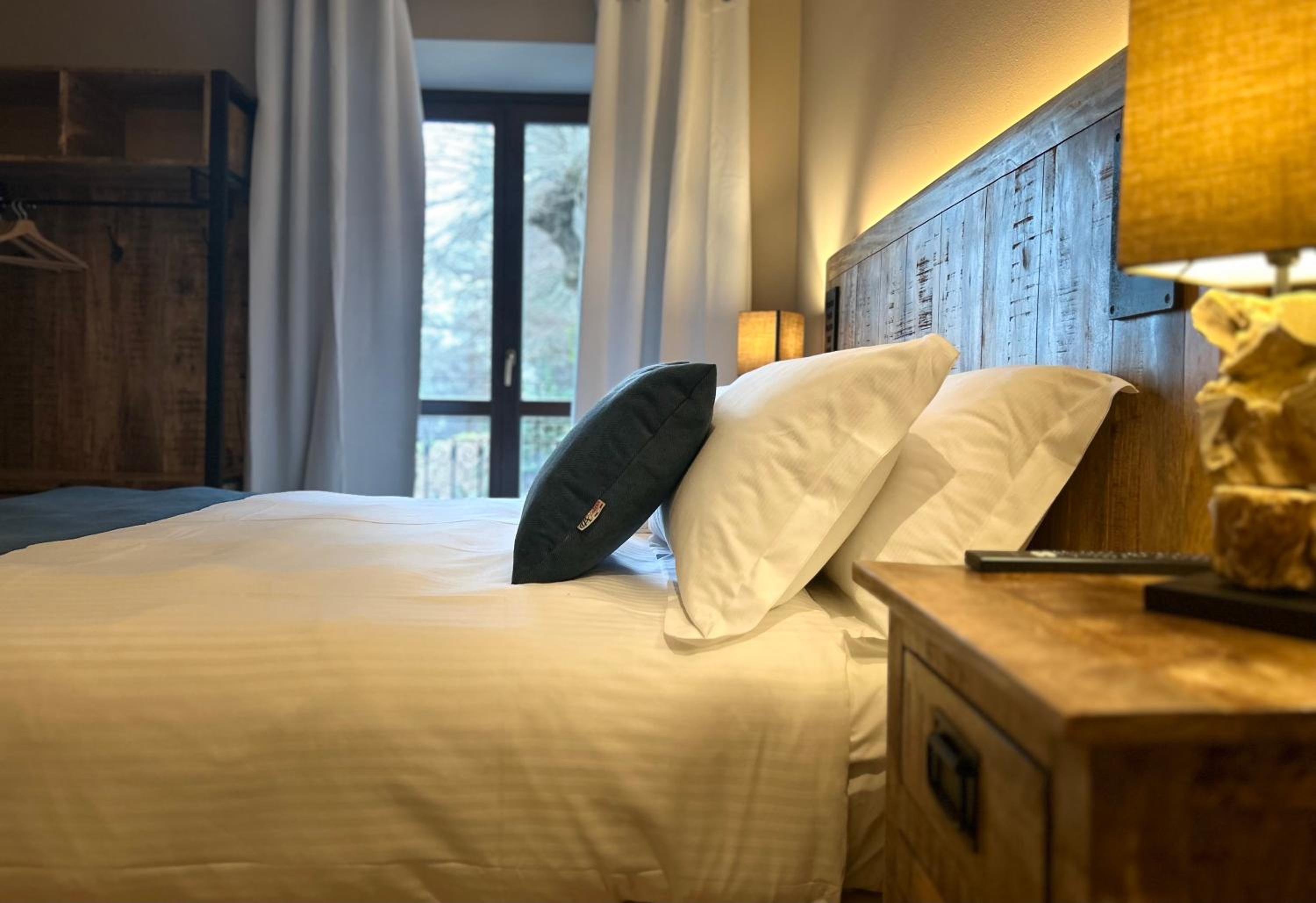 Budget Double Room - Photo 8