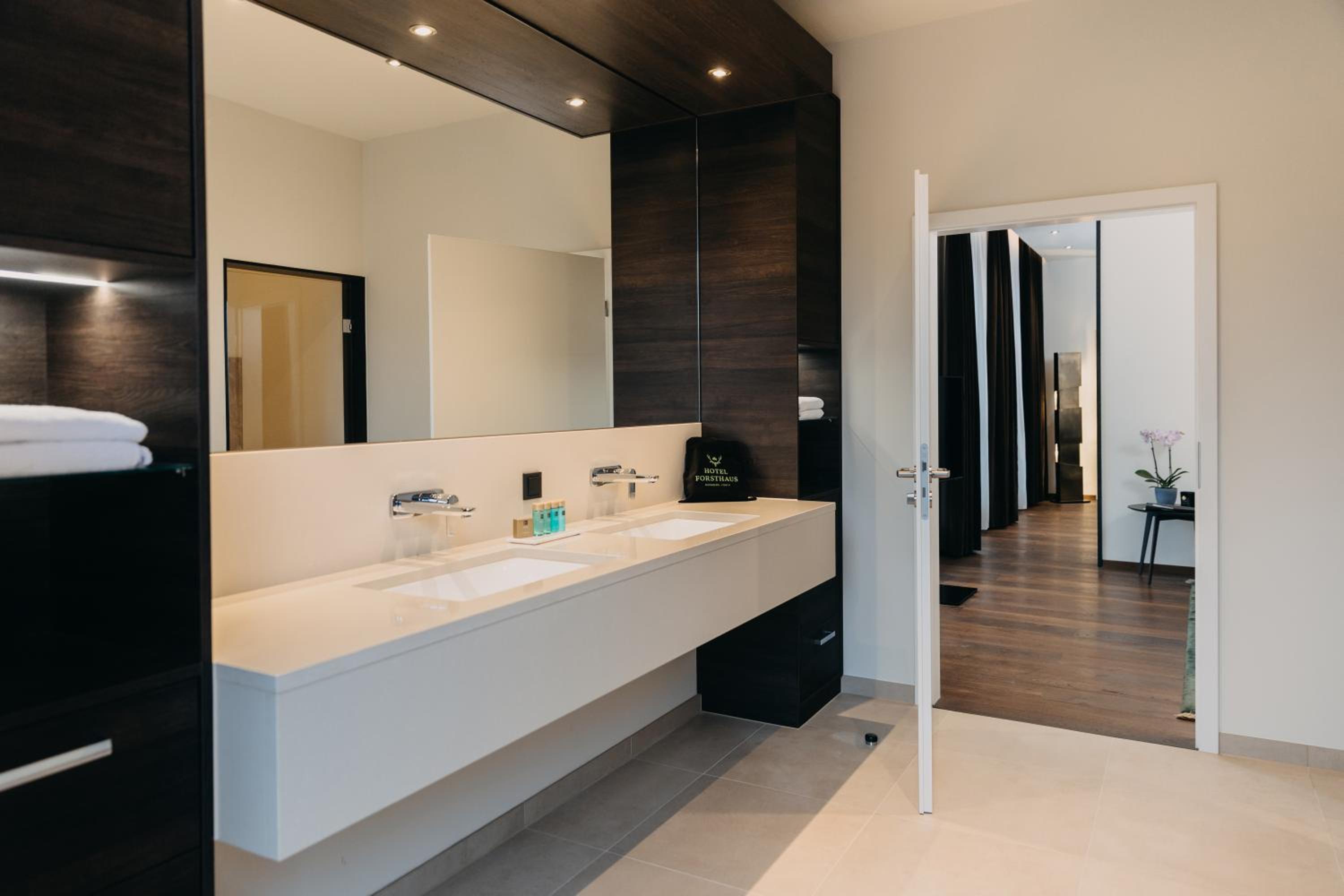 Deluxe Suite photo 3