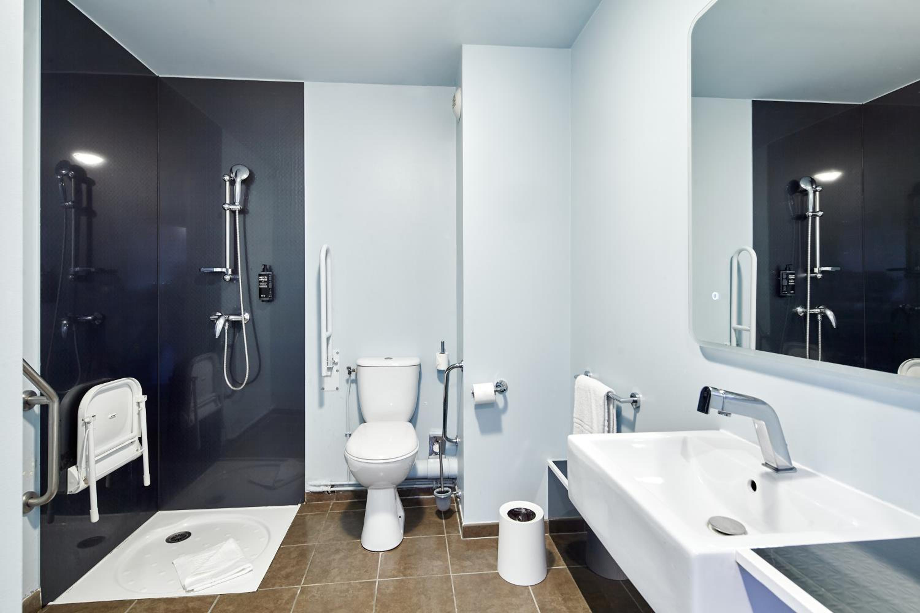 Double Room - Disability Access - Photo 6