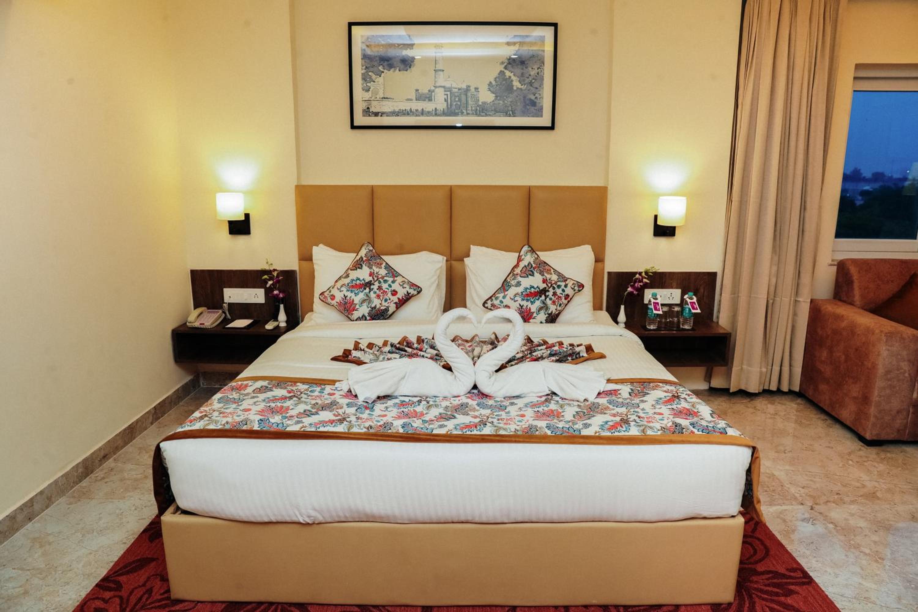 Executive Room - Enjoy 1+1 Happy Hours Mocktail Timing - 11am -7Pm - Photo 1
