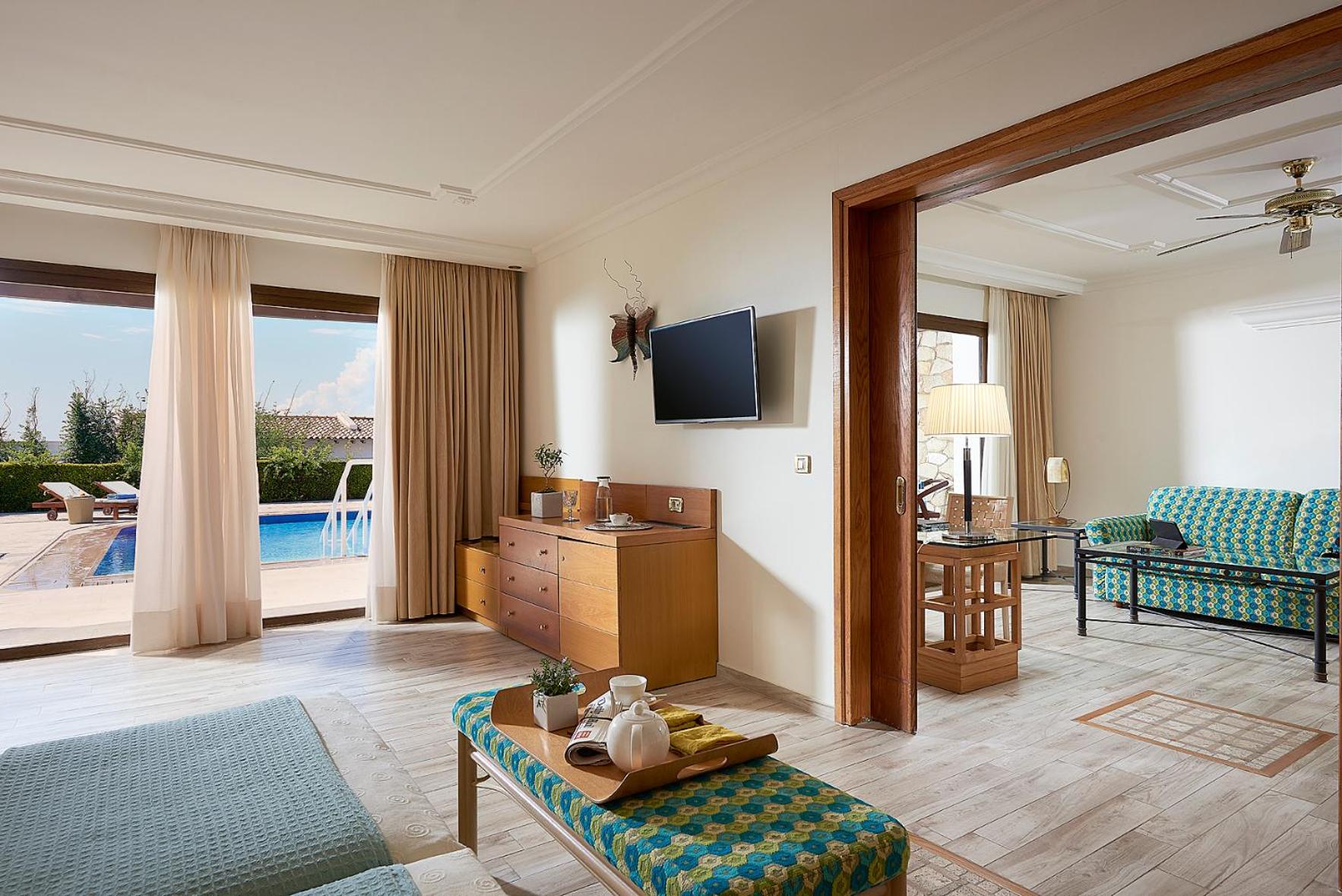 Deluxe Suite photo 2