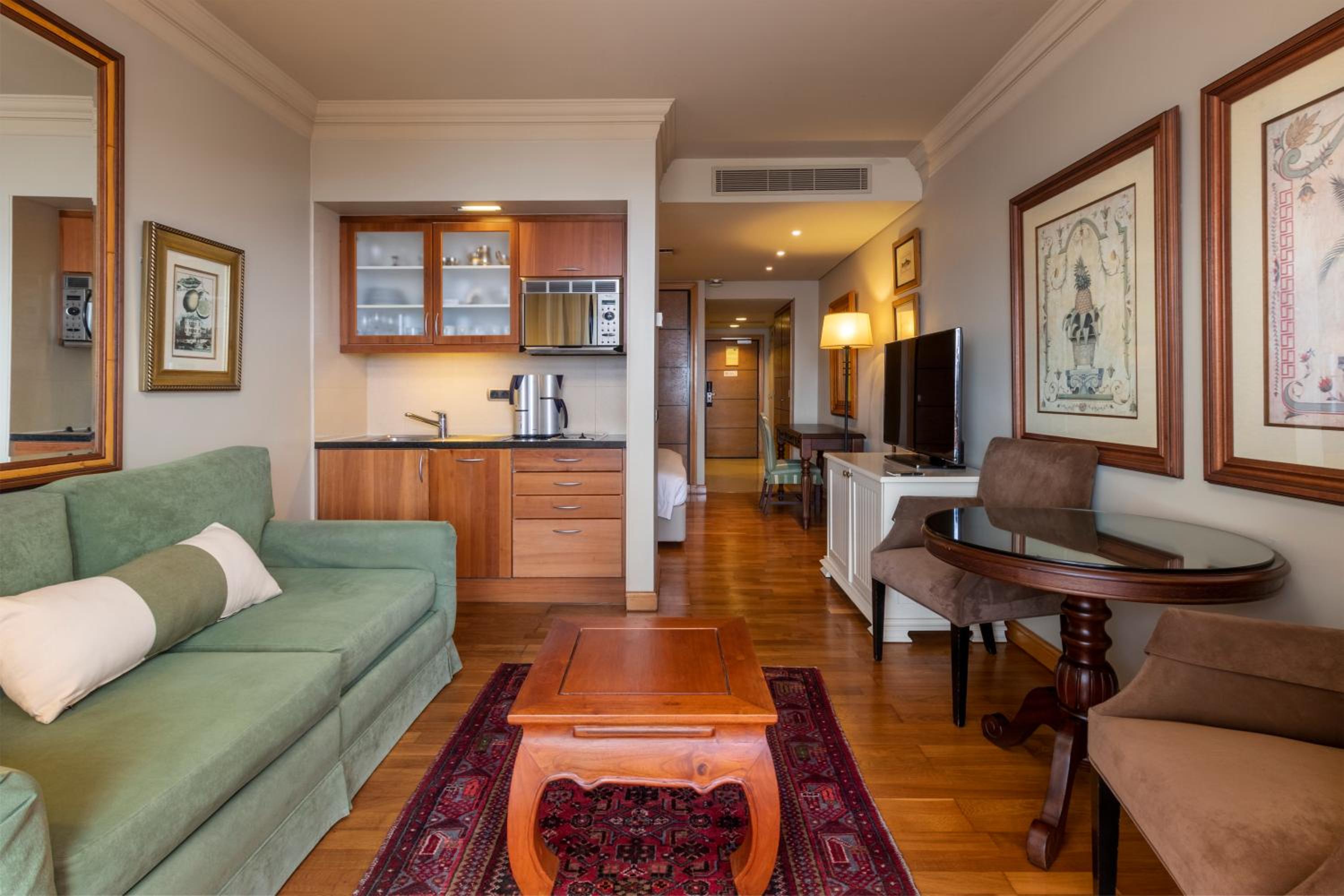 Double or Twin Room with Garden View - Photo 3
