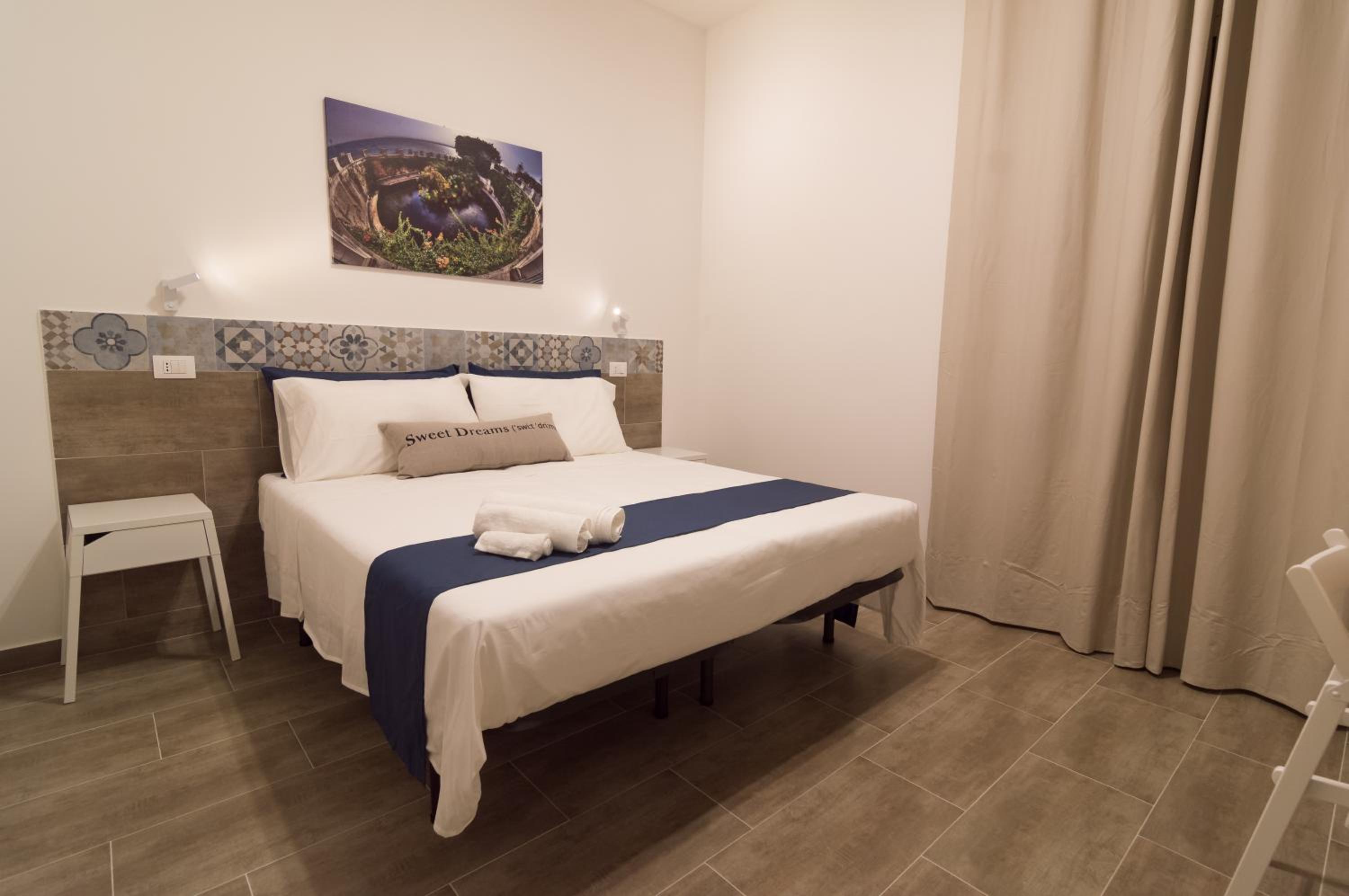 Double Room with Private Bathroom - Photo 4