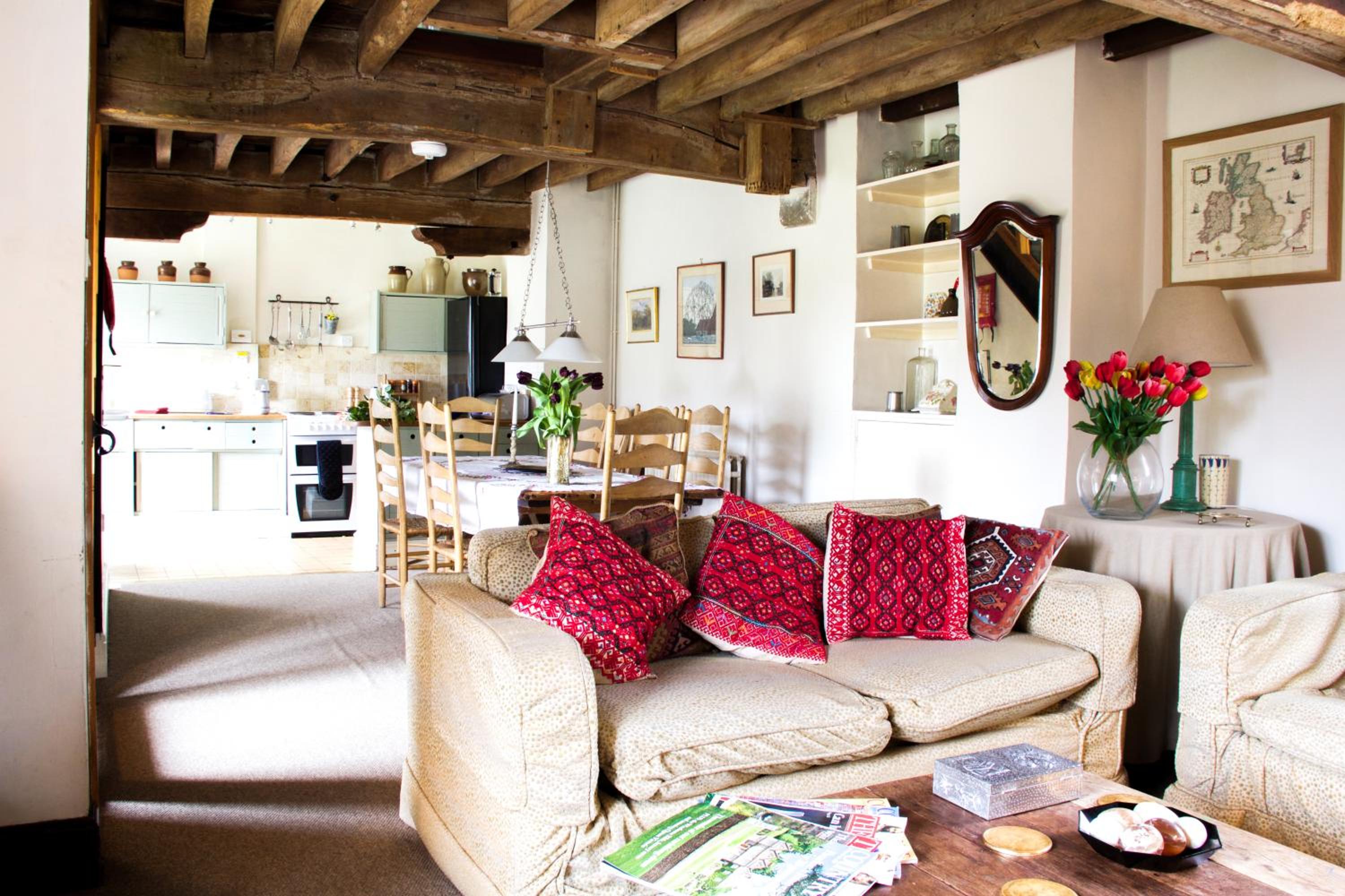Five-Bedroom House photo 1