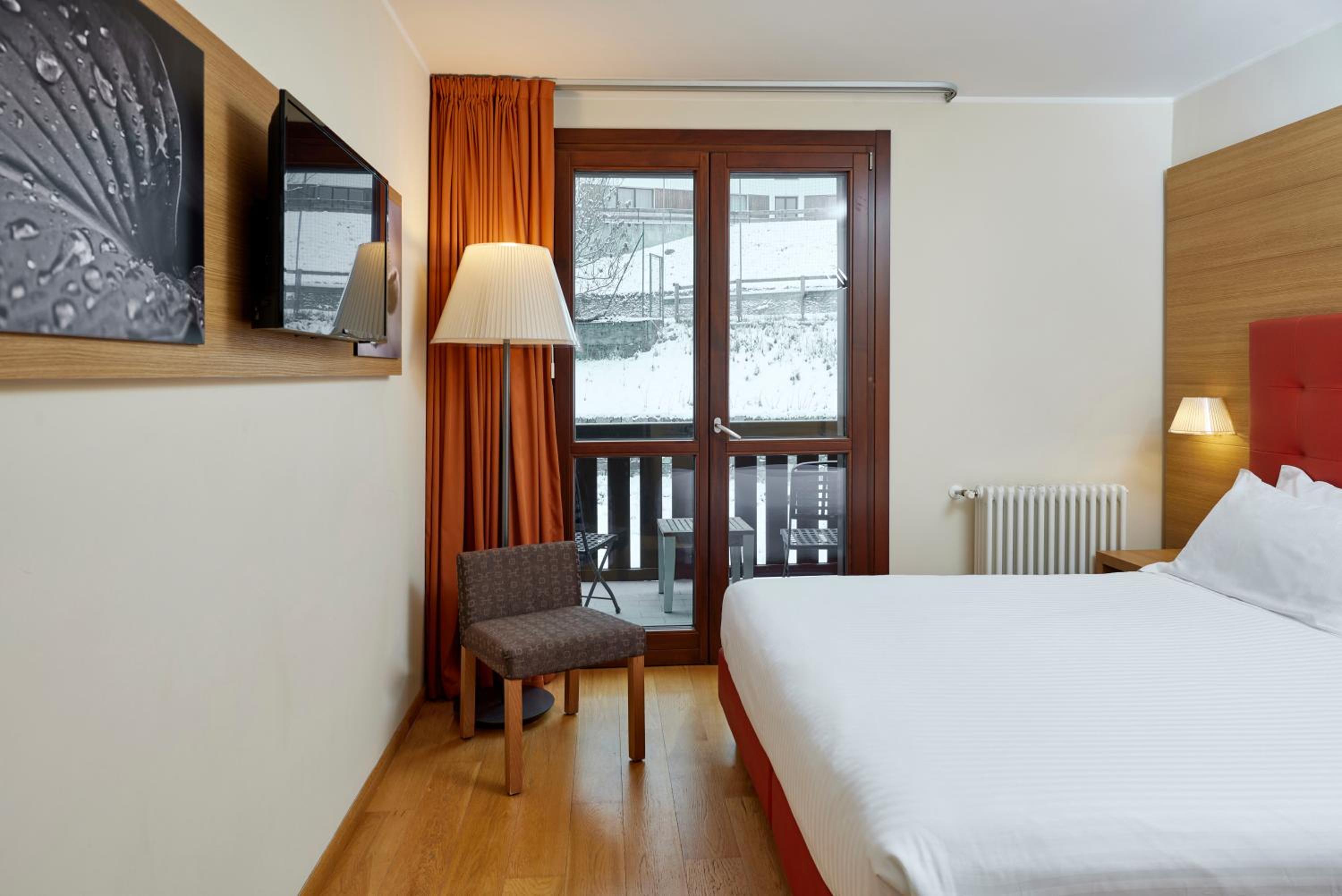Standard Double or Twin Room with Balcony photo 2