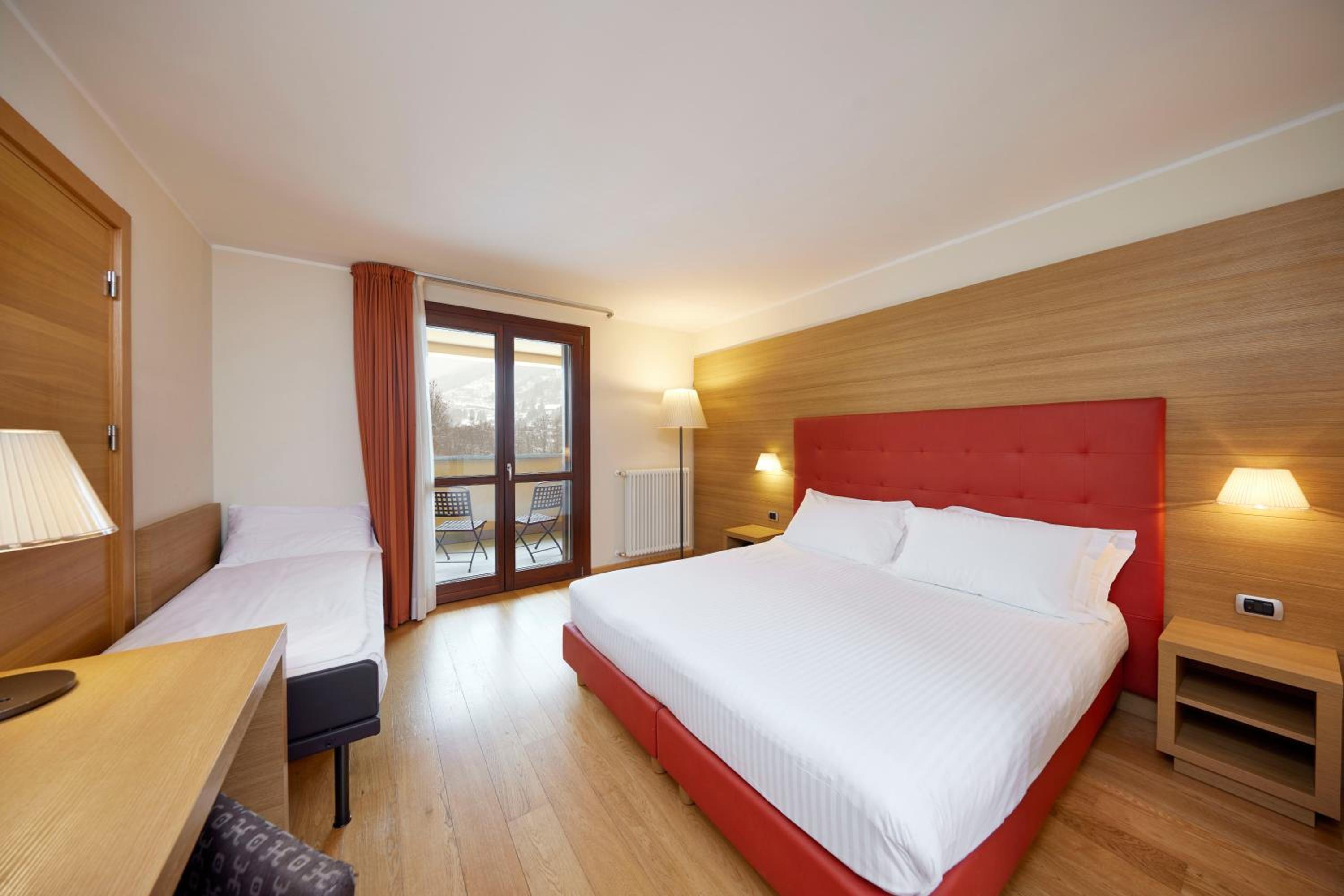 Standard Triple Room with Balcony photo 1