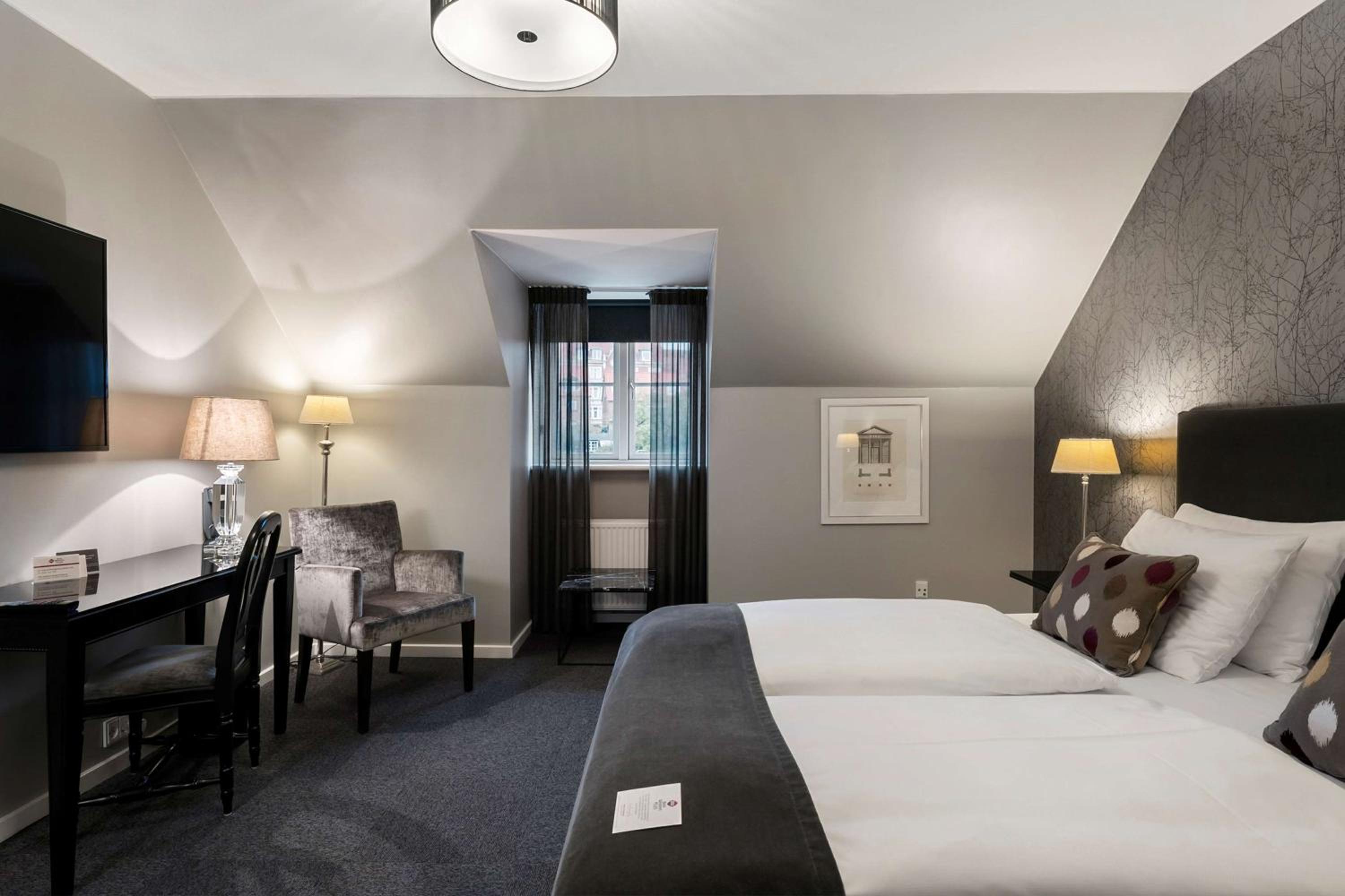 Executive King Room - Photo 1