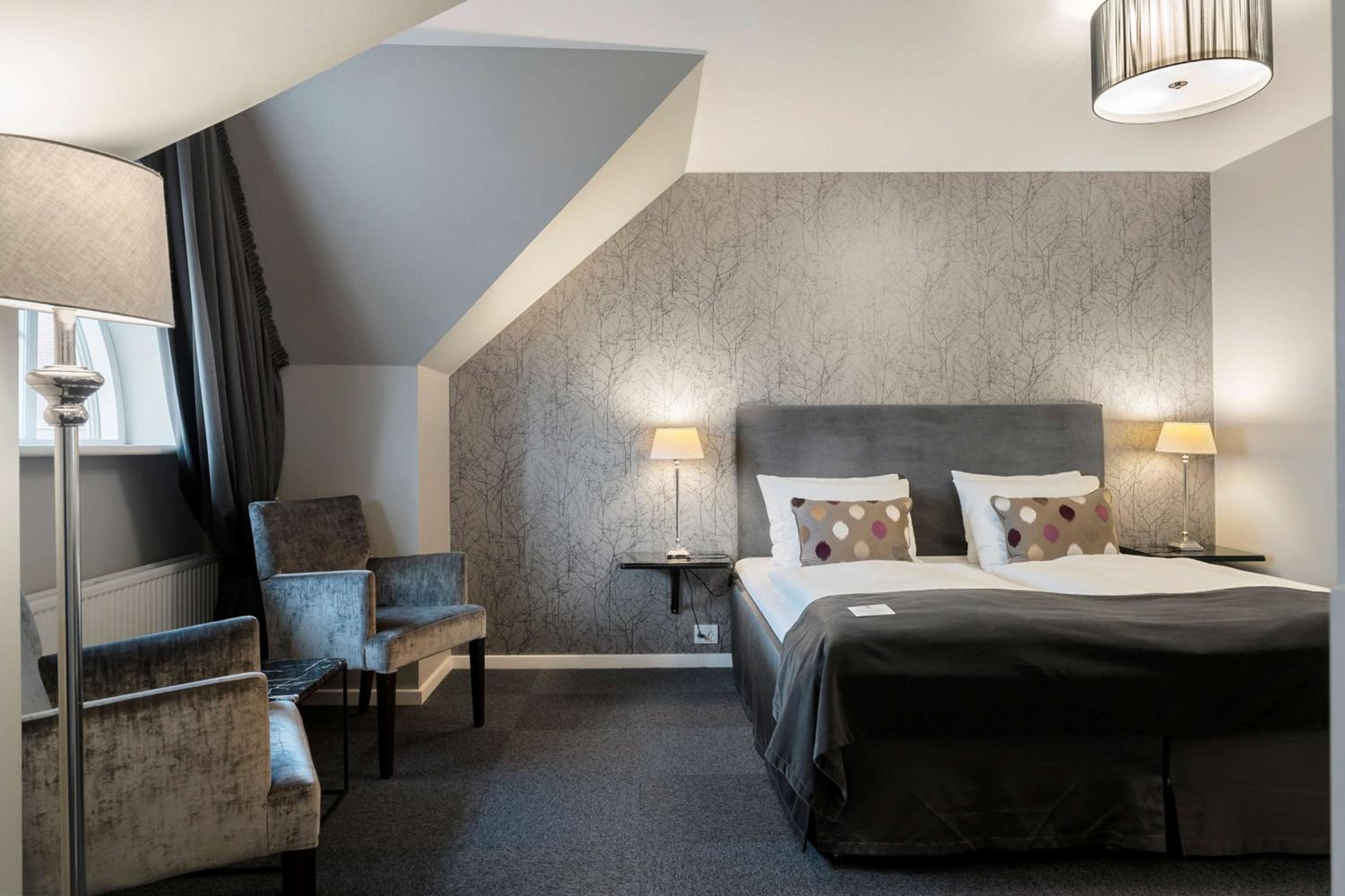 Executive King Room - Photo 3