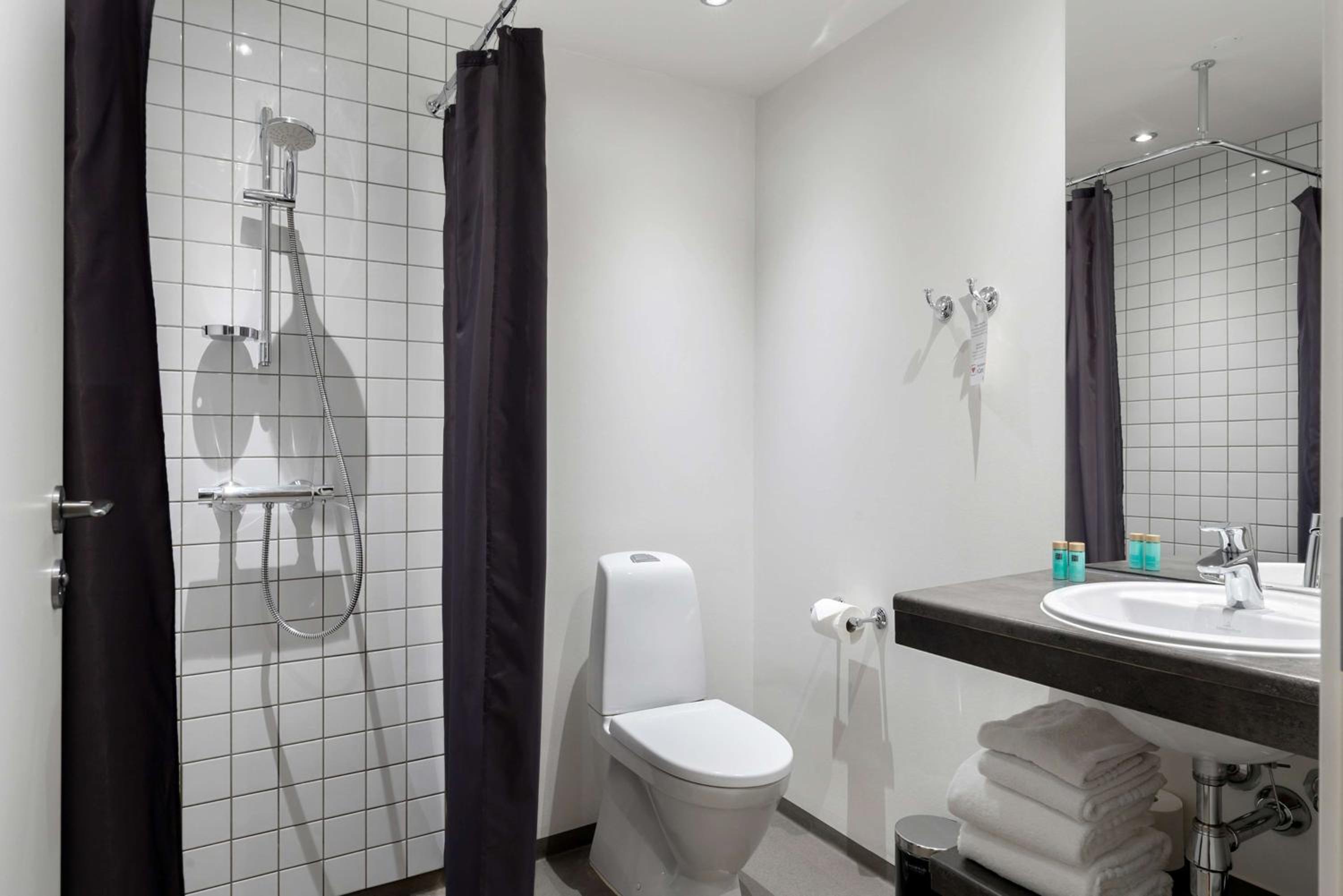 Executive Twin Room - Photo 9