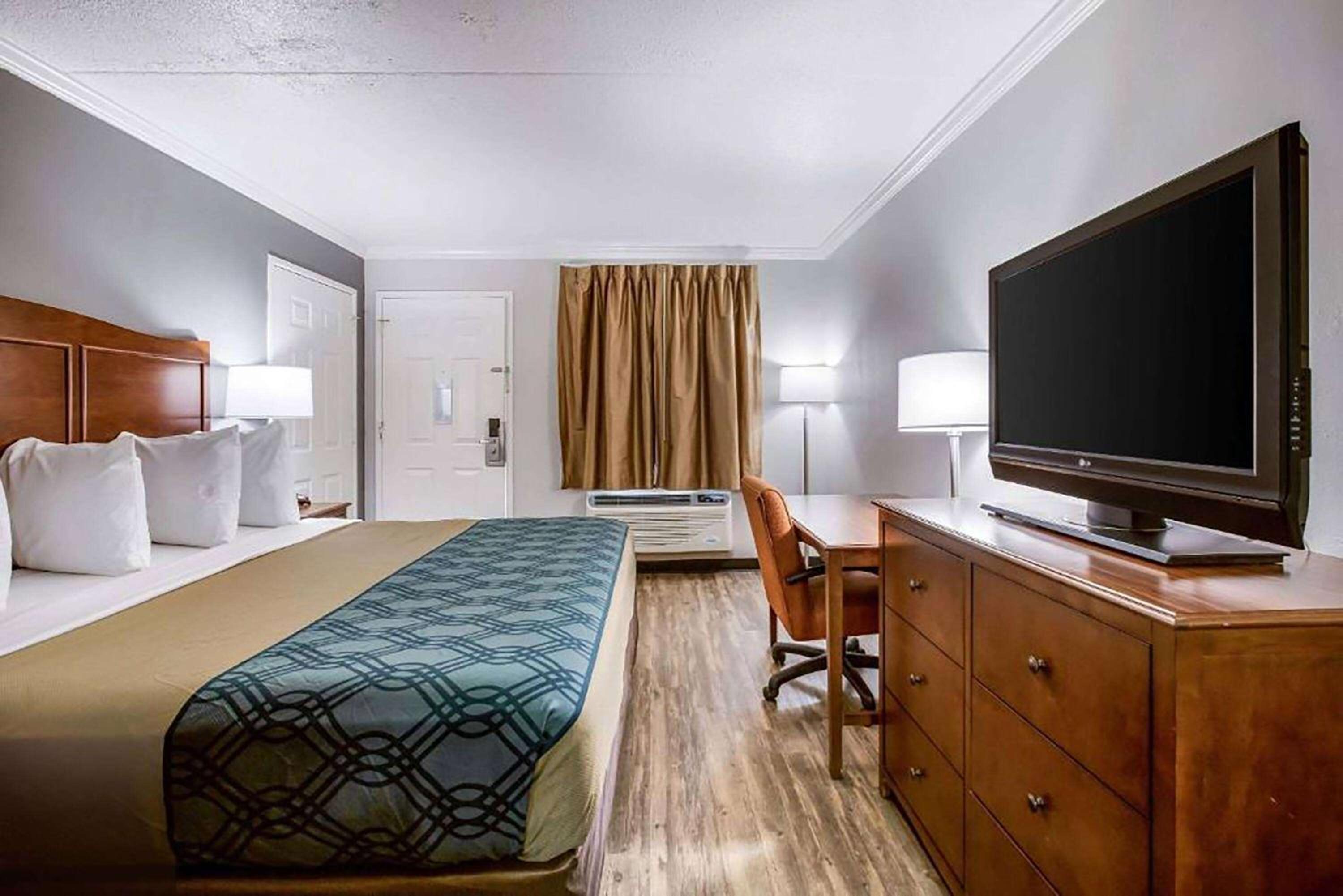 King Efficiency Suite, Non-Smoking - Photo 2