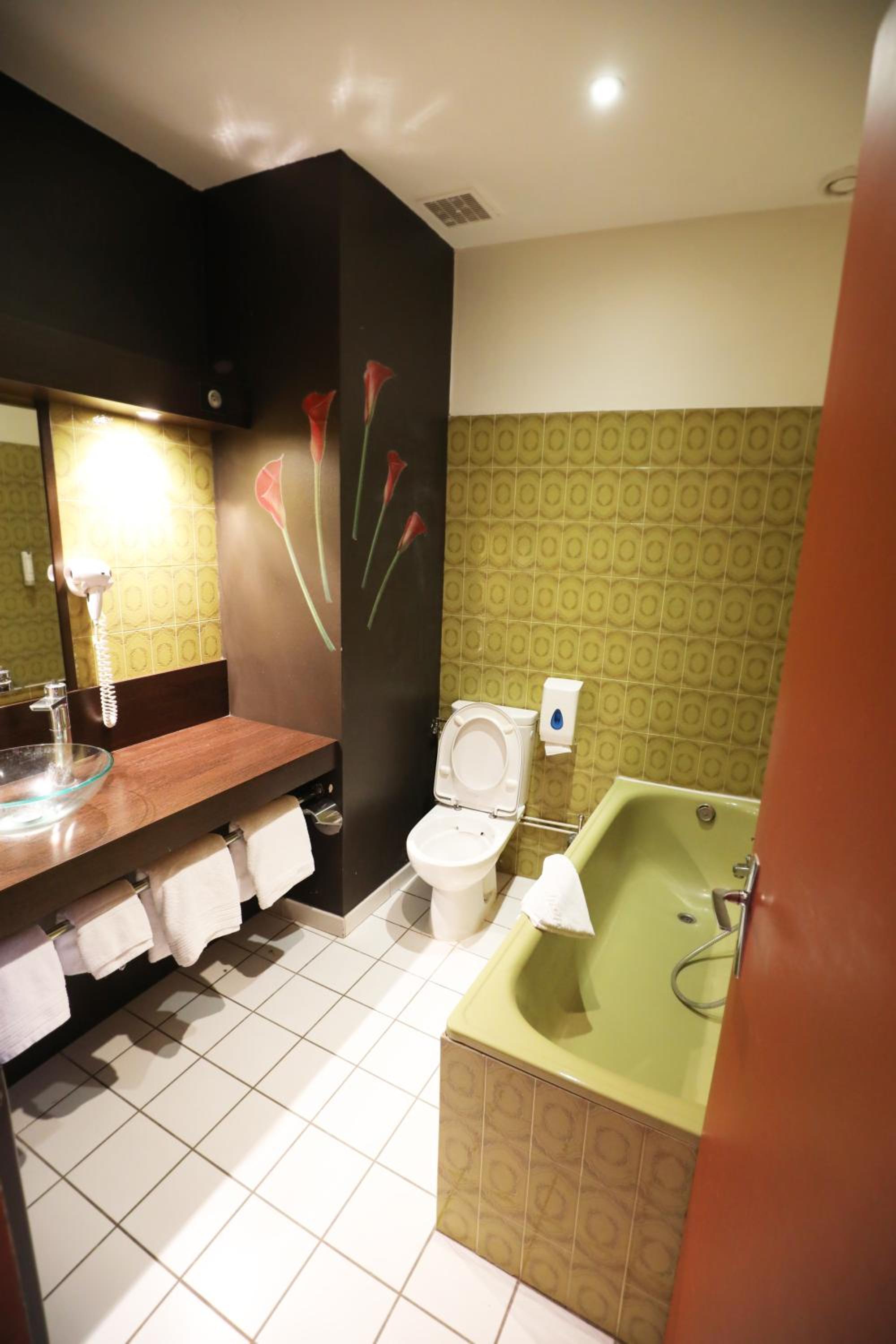 Double Room - Photo 2