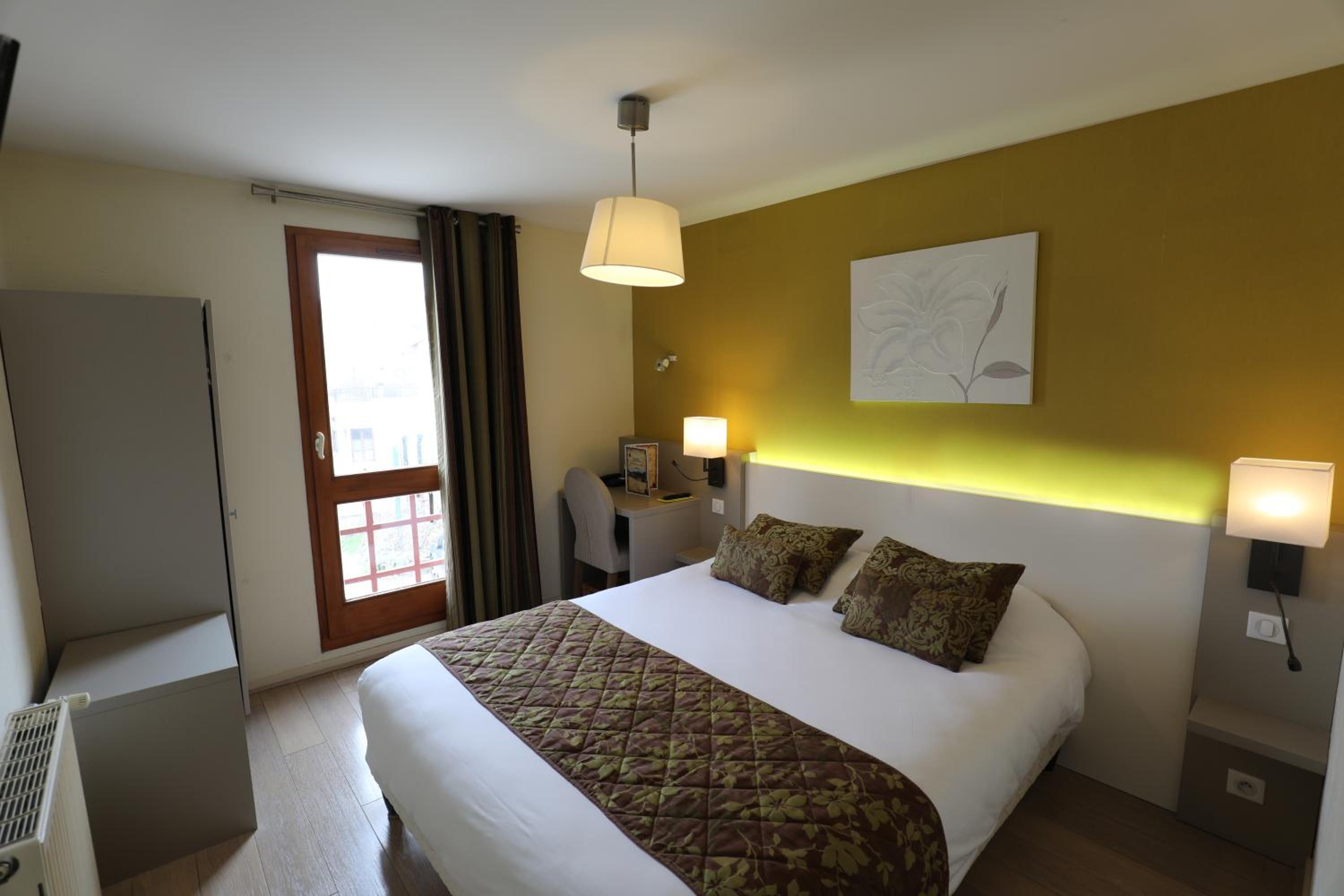 Superior Double Room - Photo 11