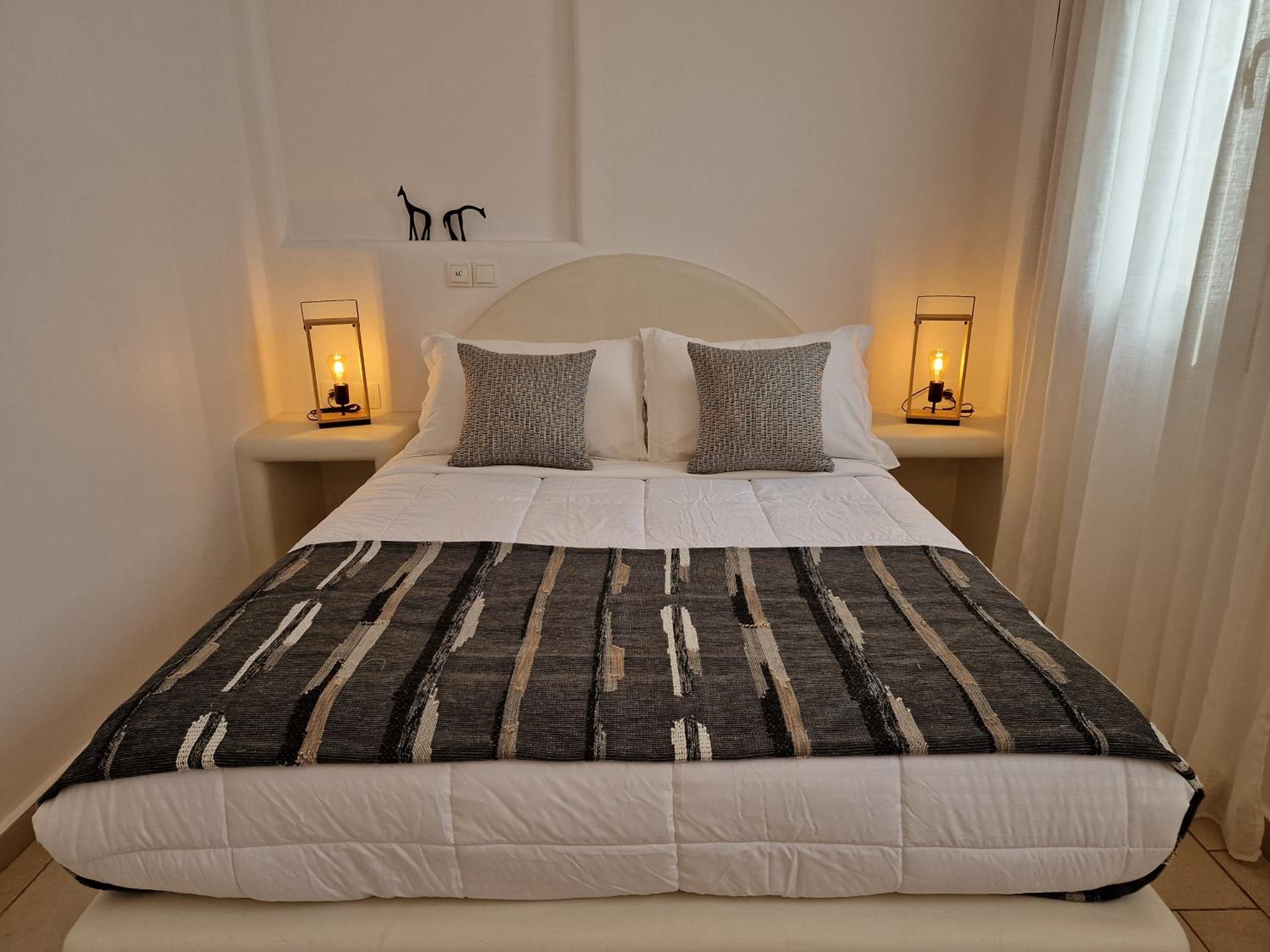 Suite with Shared Pool and Sea View - Photo 12