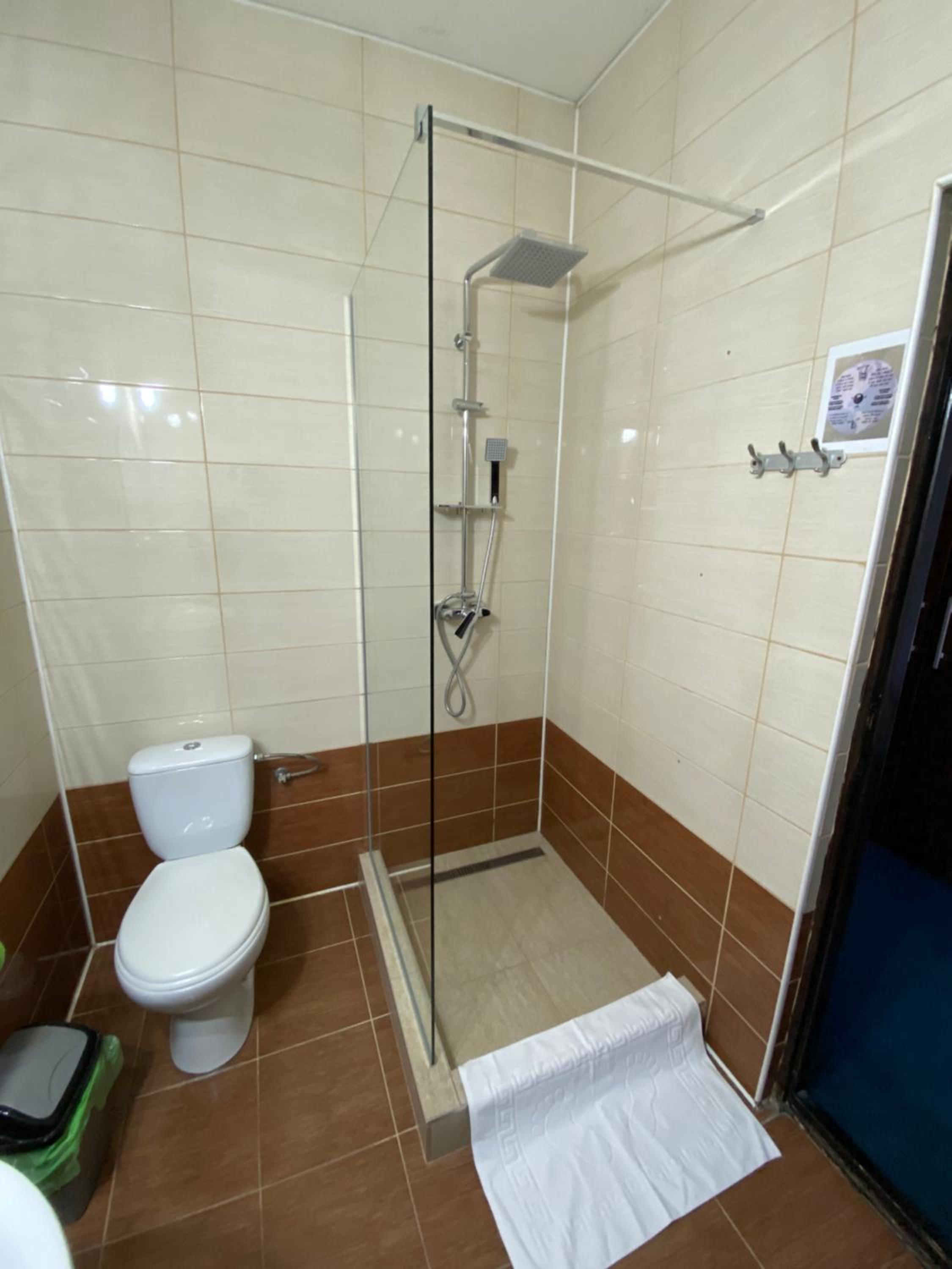 Standard Twin Room - Photo 3