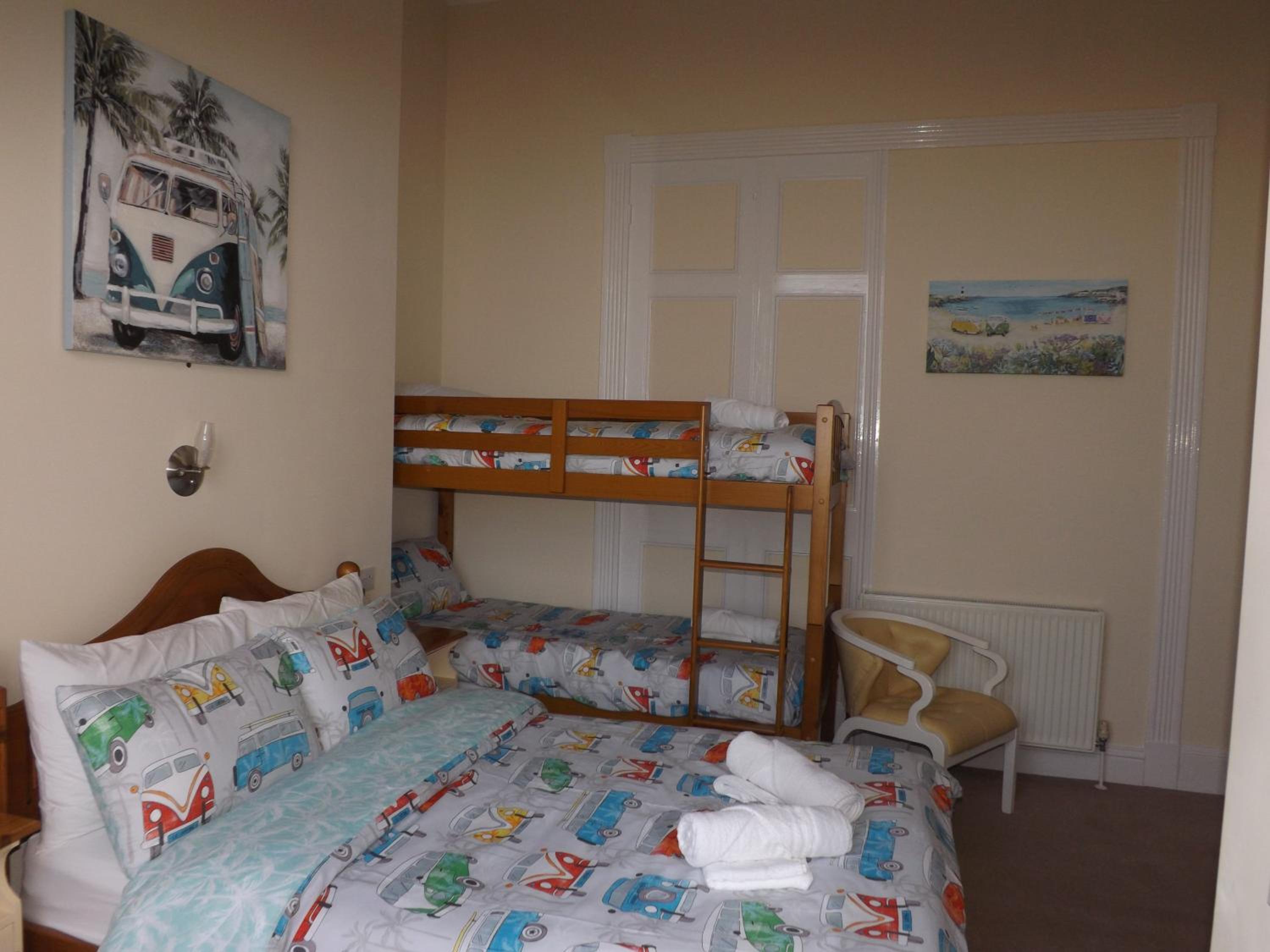 Family Room - Photo 2