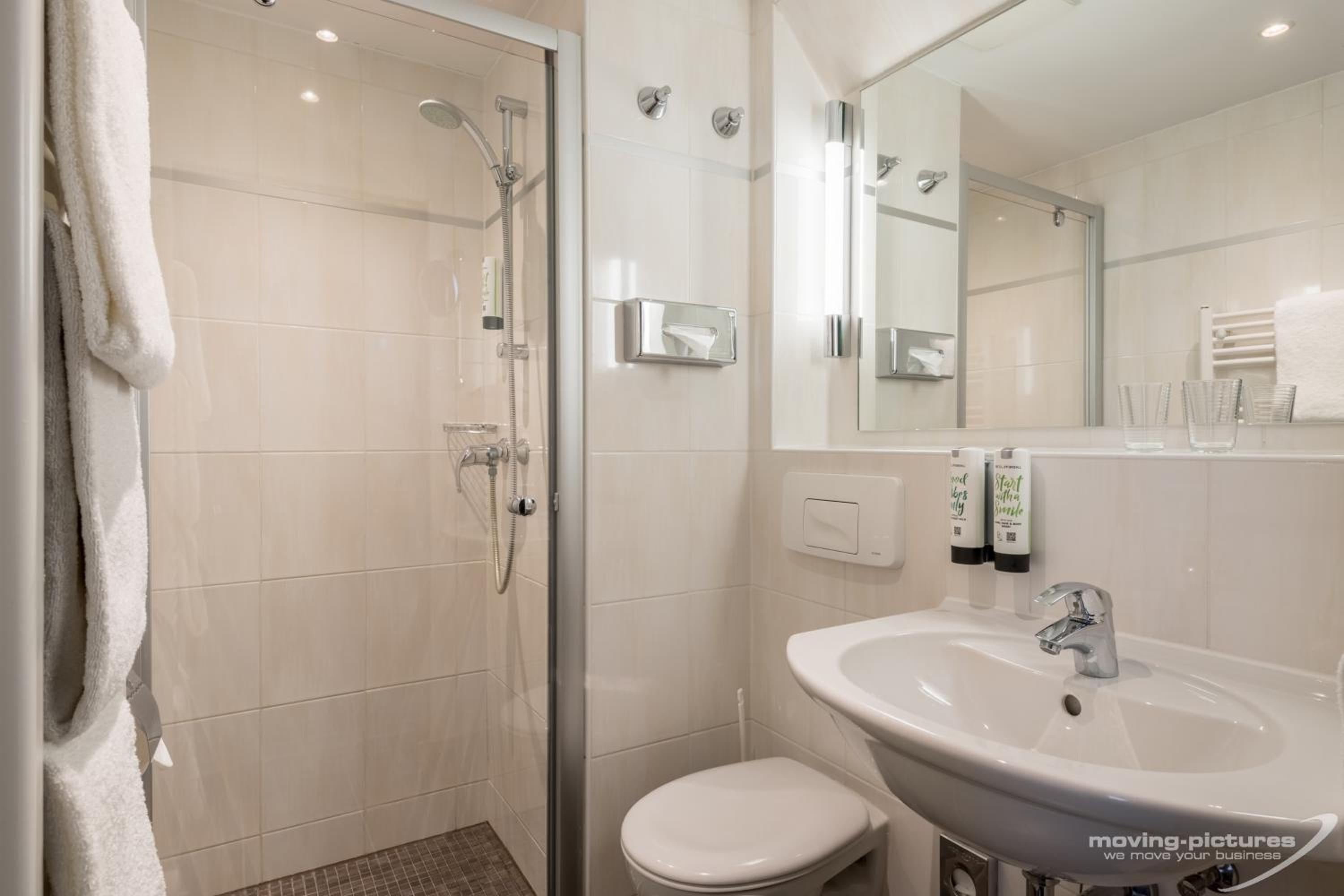 Standard Double Room - Photo 5