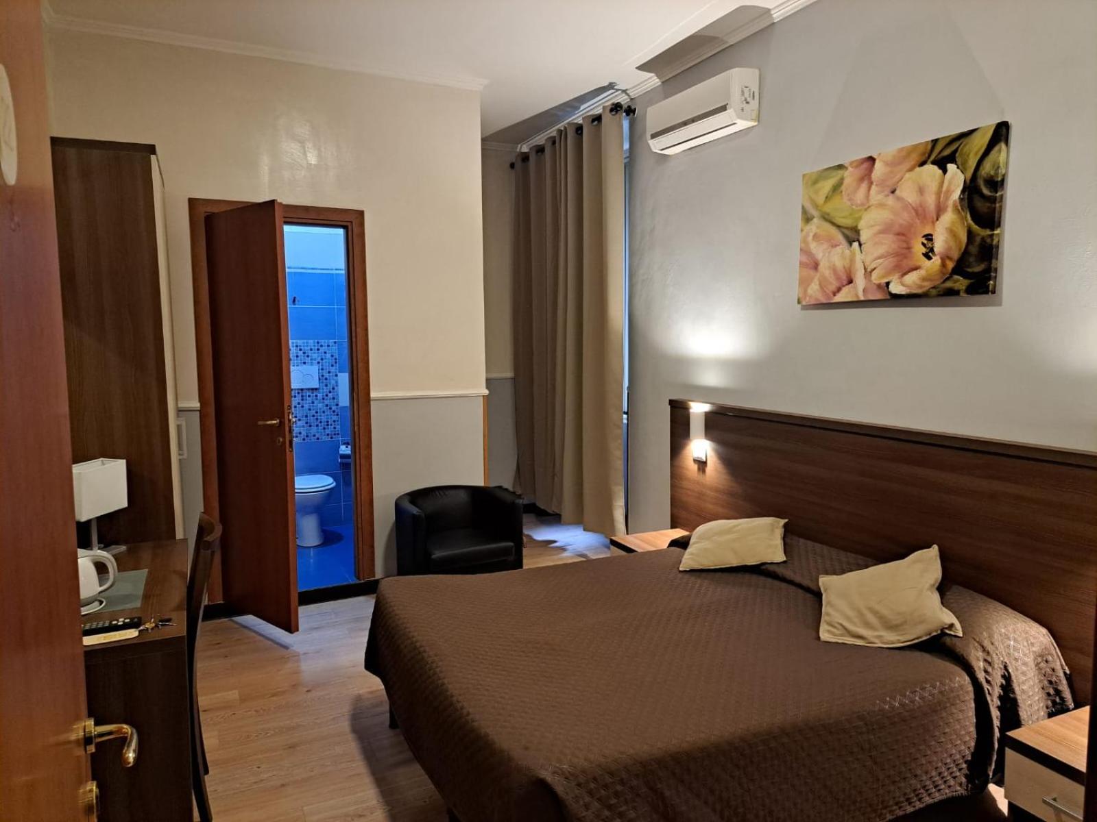 Double Room photo 3