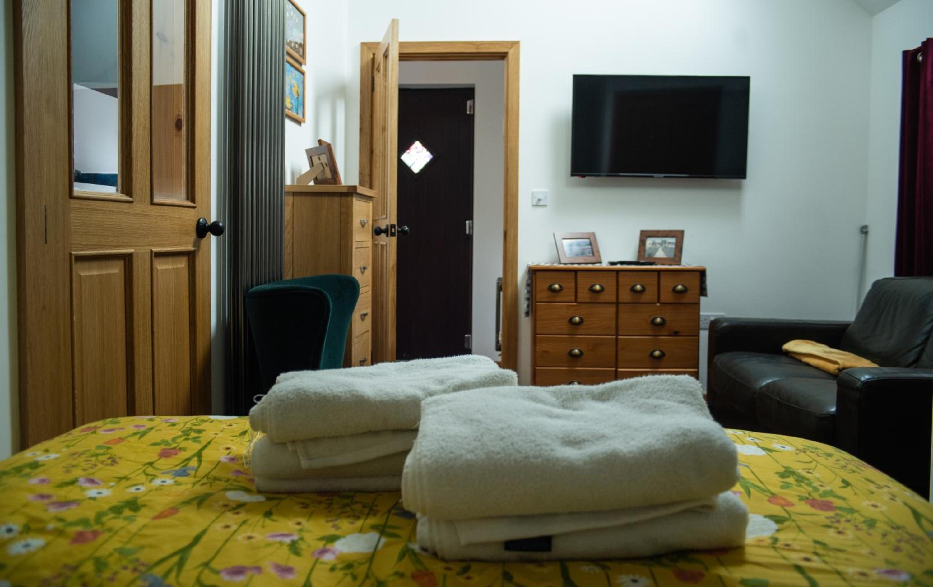 One-Bedroom Apartment - Photo 1