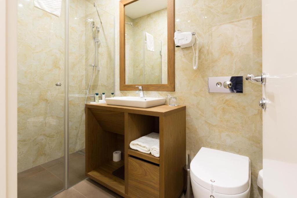 Deluxe Twin Room with Spa Access photo 3
