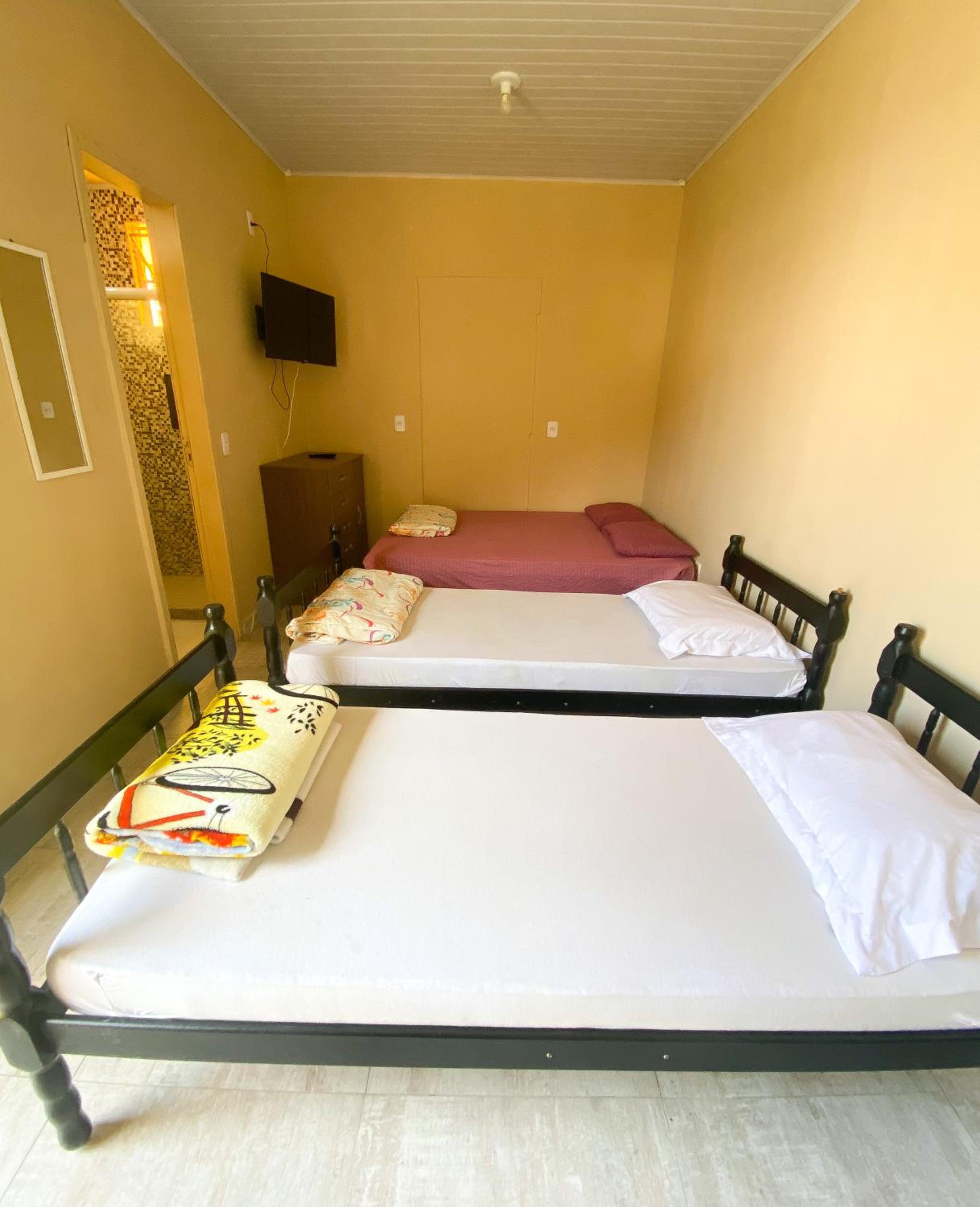Economy Quadruple Room - Photo 5