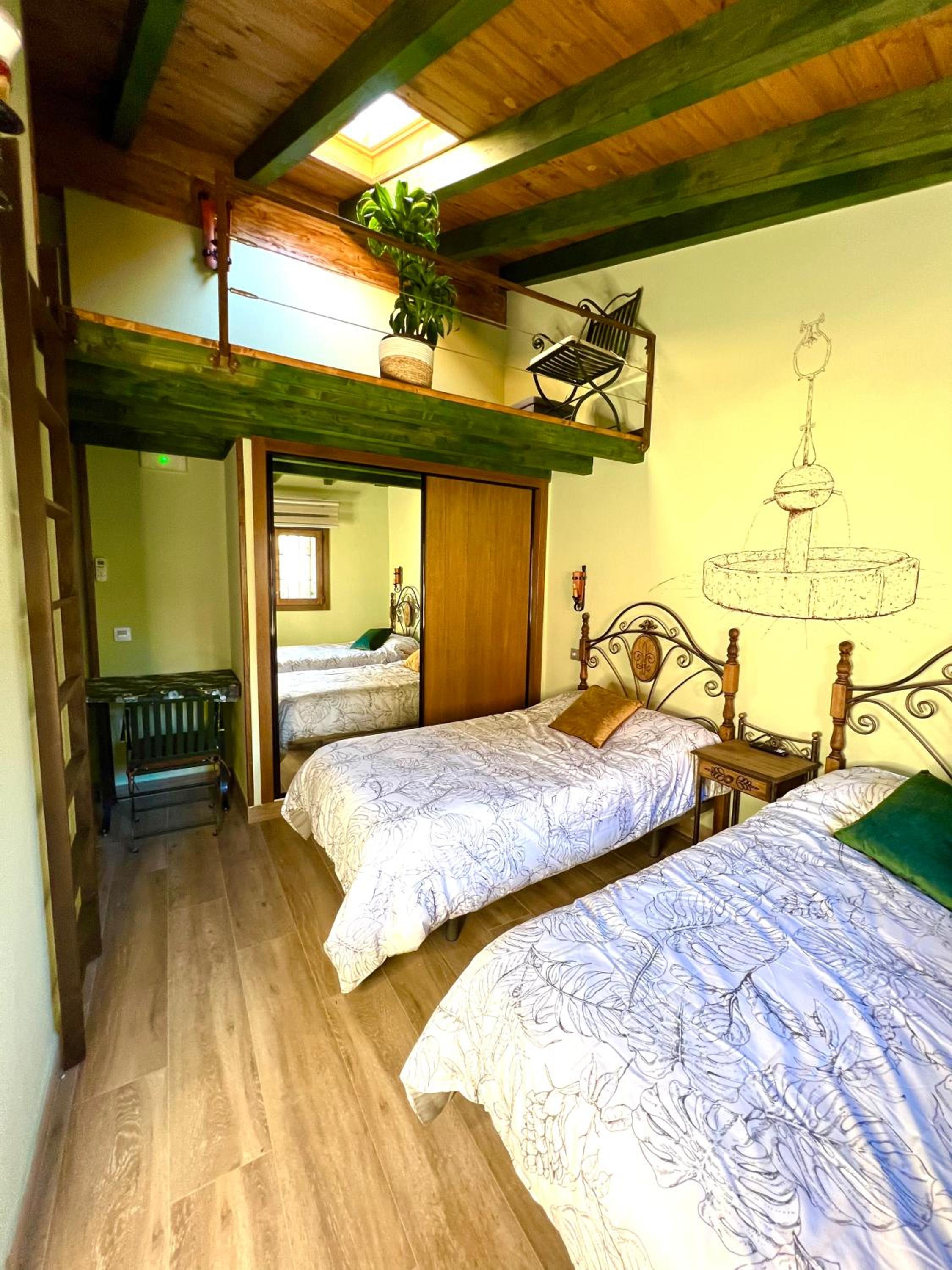 Triple Room with Private Bathroom photo 3