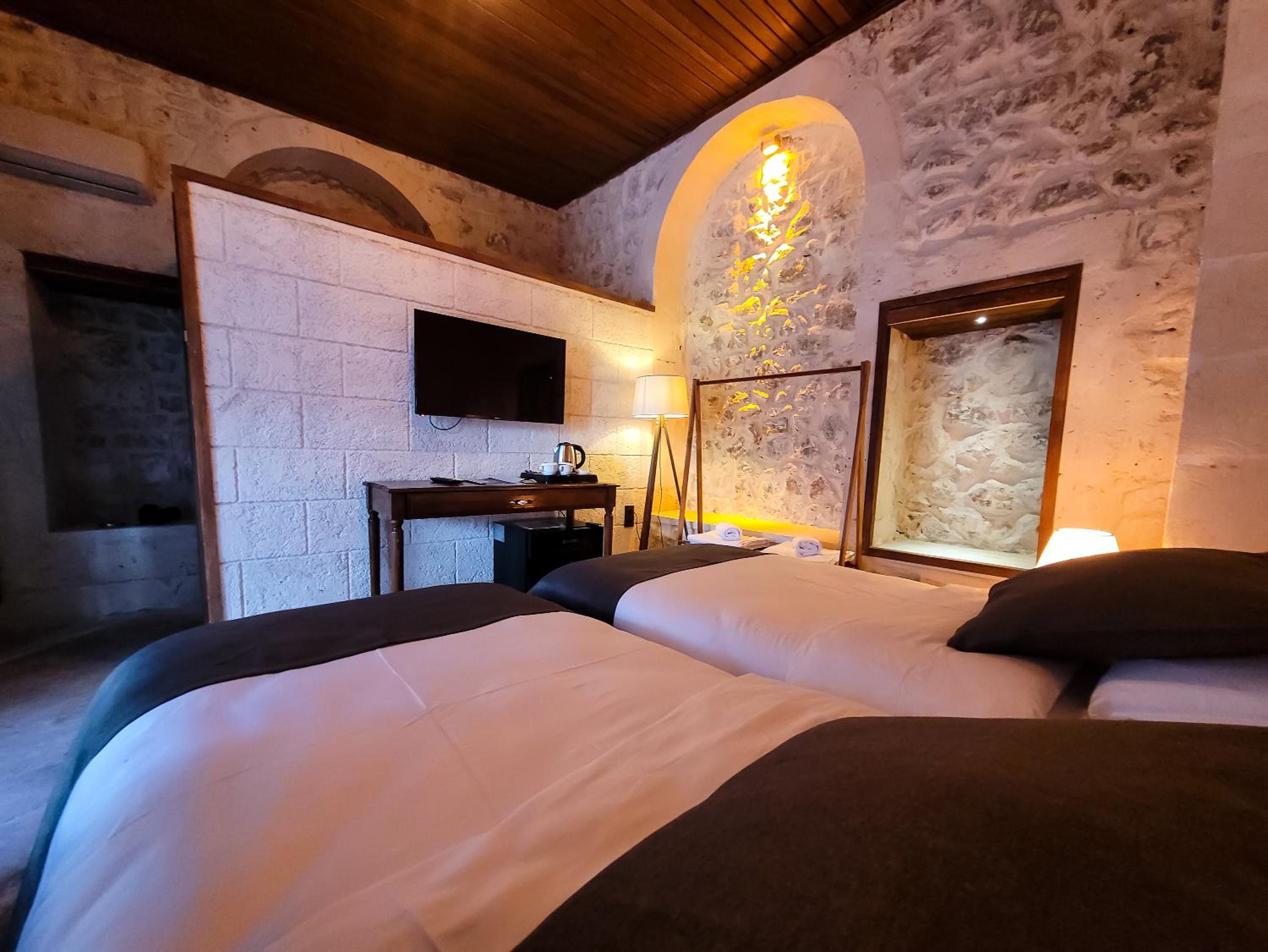 Standard Twin Room - Photo 14