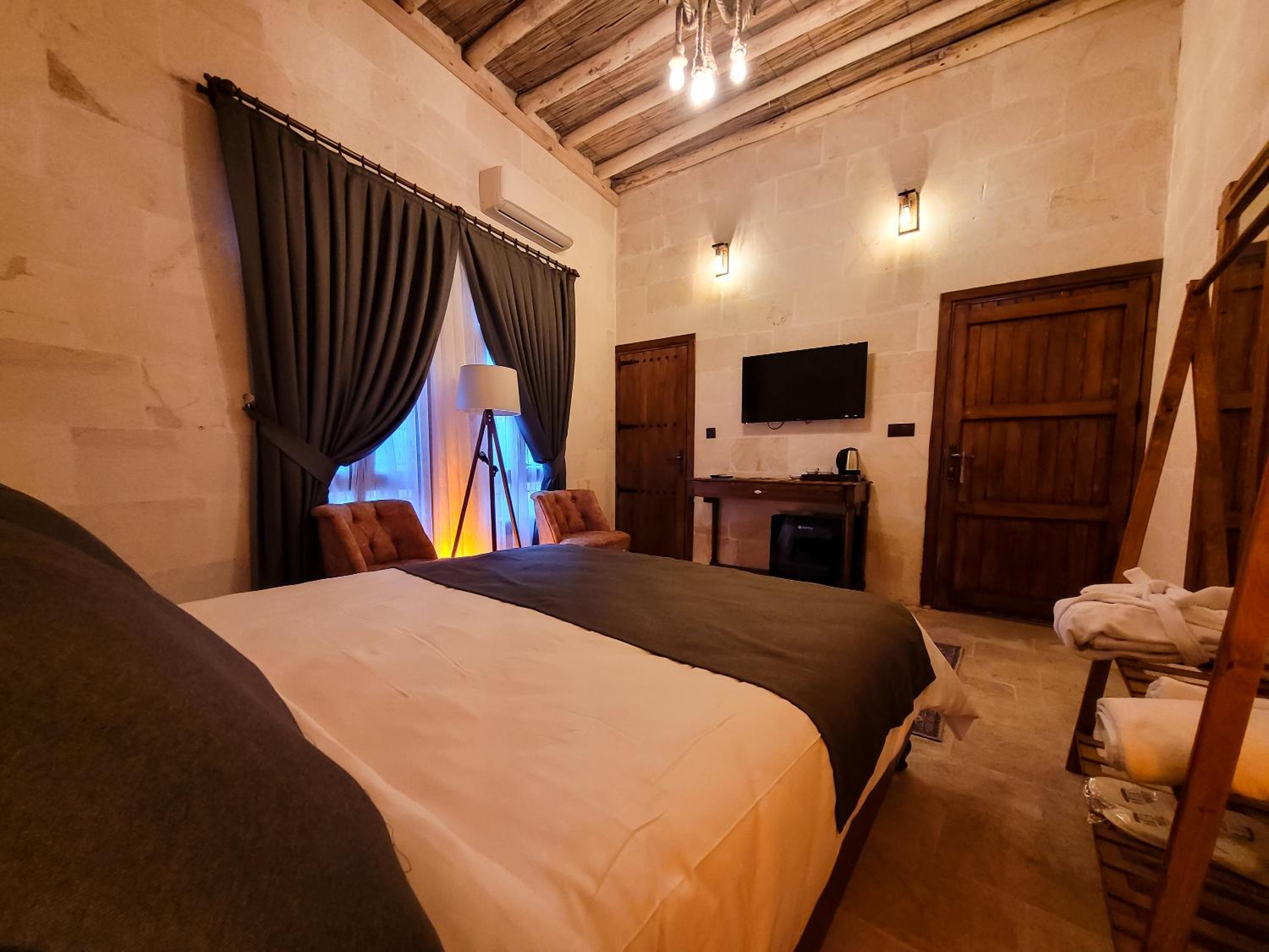 Standard Double Room - Photo 4