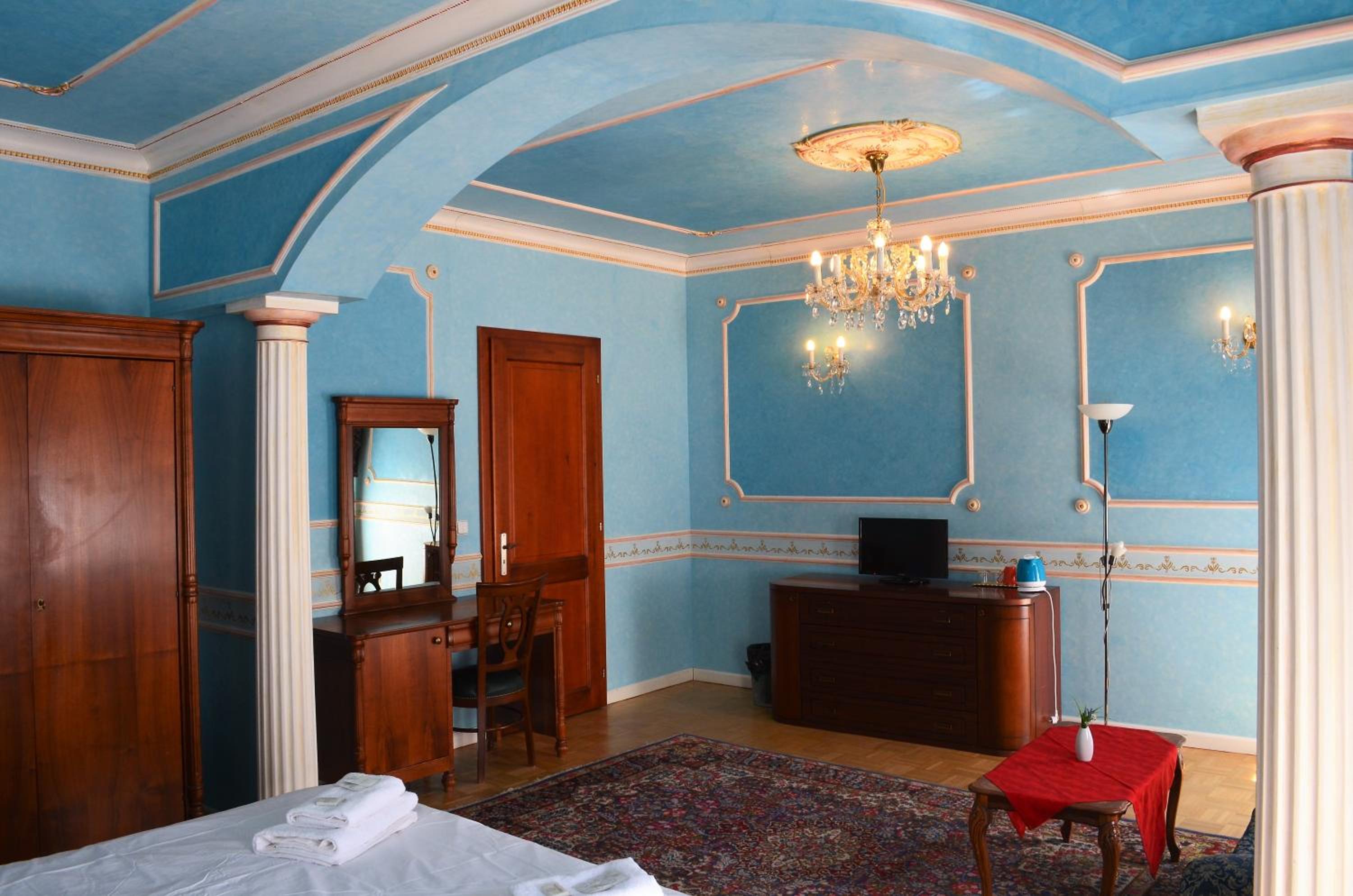 Family Room photo 2