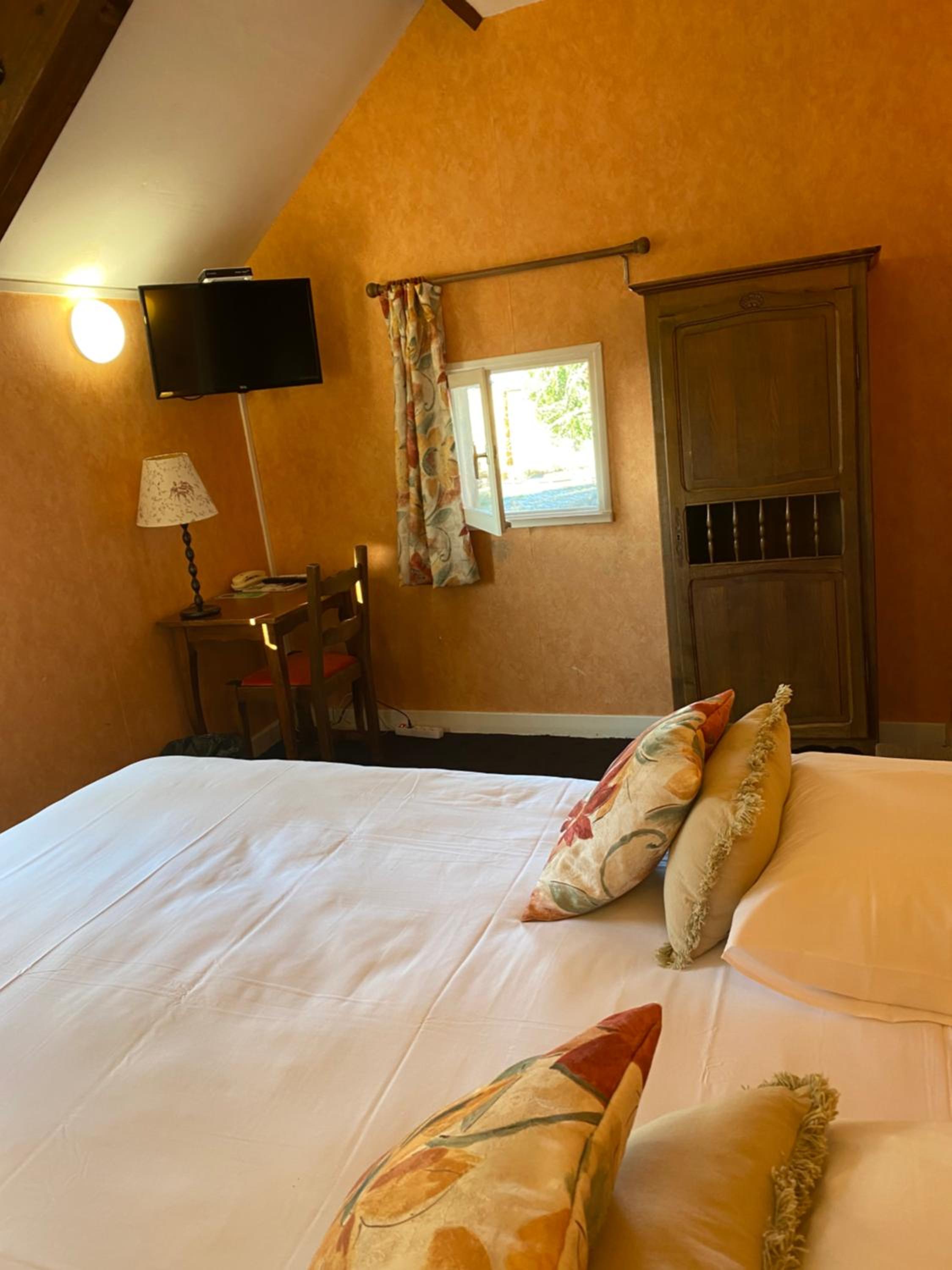 Standard Double Room - Photo 4