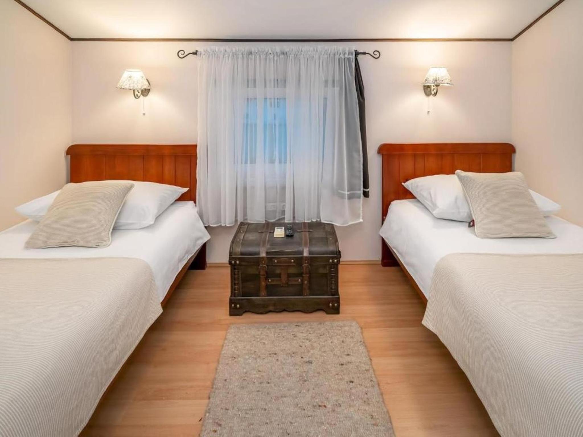 Double Room - Photo 3