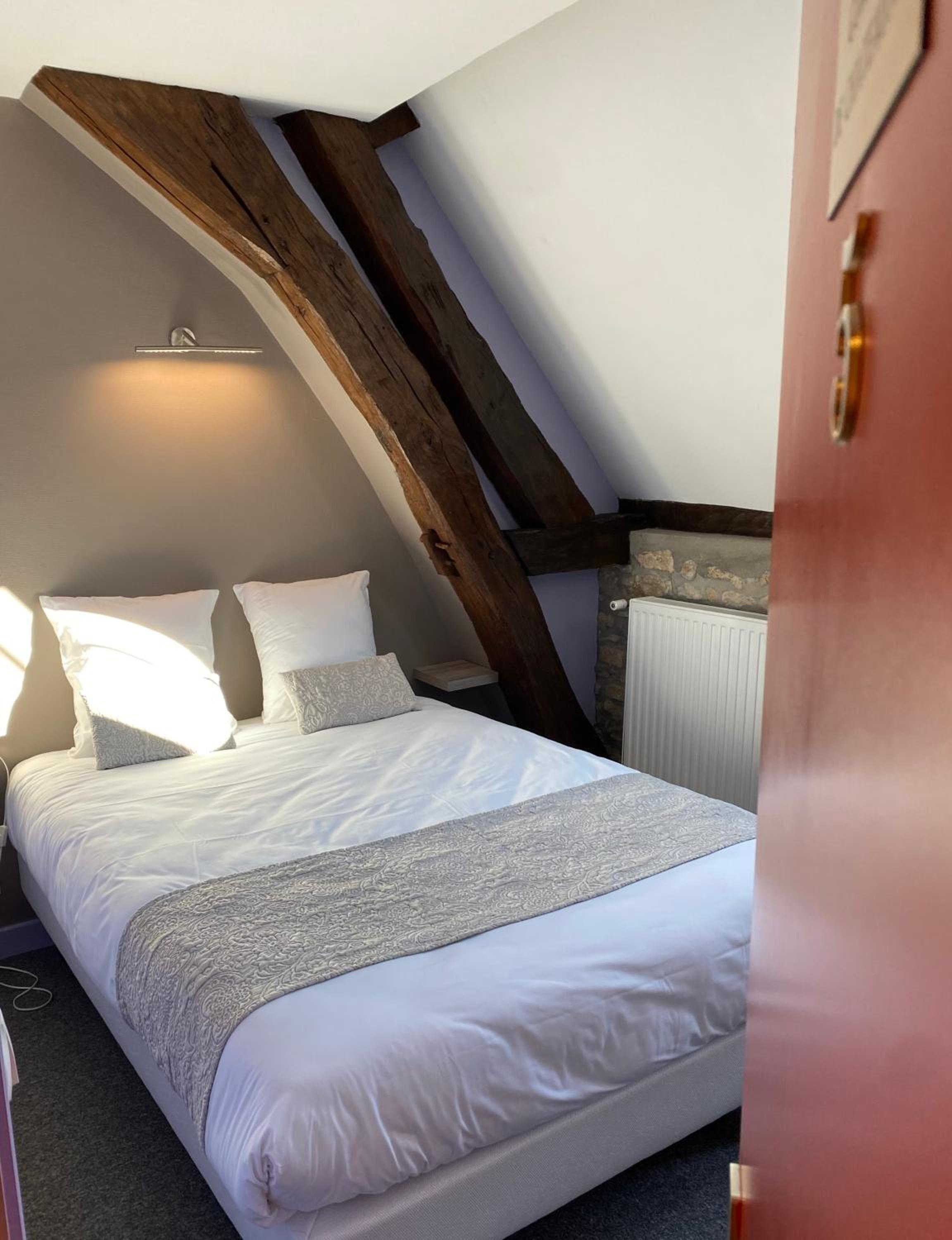 Double Room with Private Bathroom - Photo 3