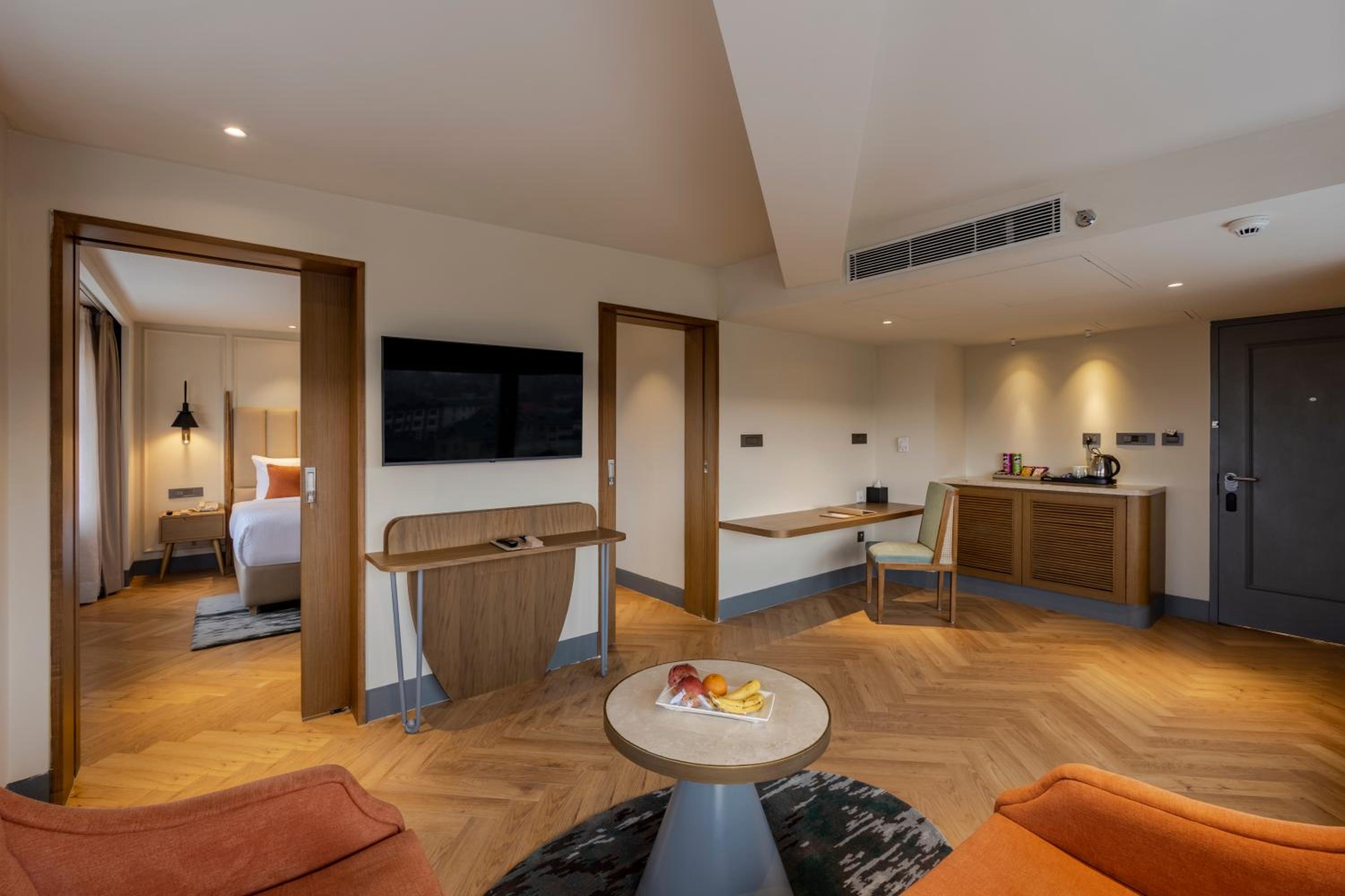 Suite - 1 Double Bed - Photo 1