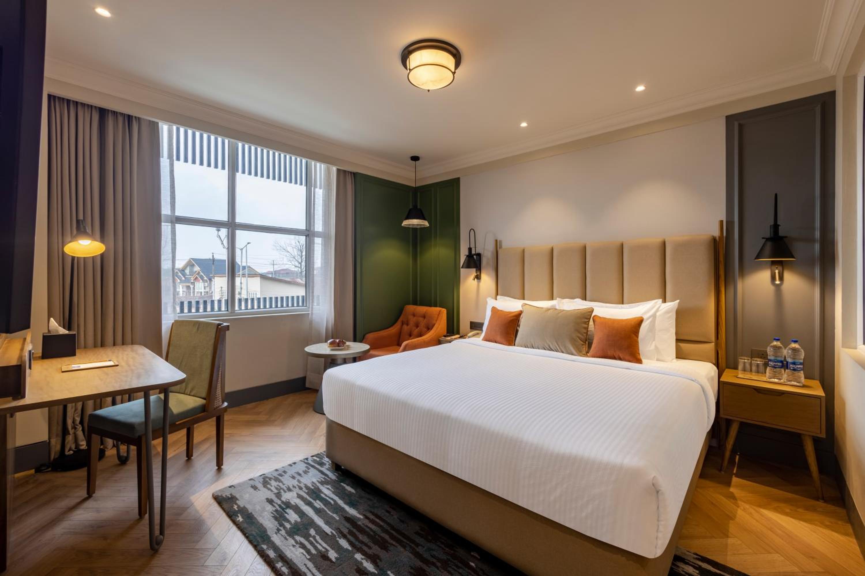 Deluxe Room - 1 Double Bed - Photo 4