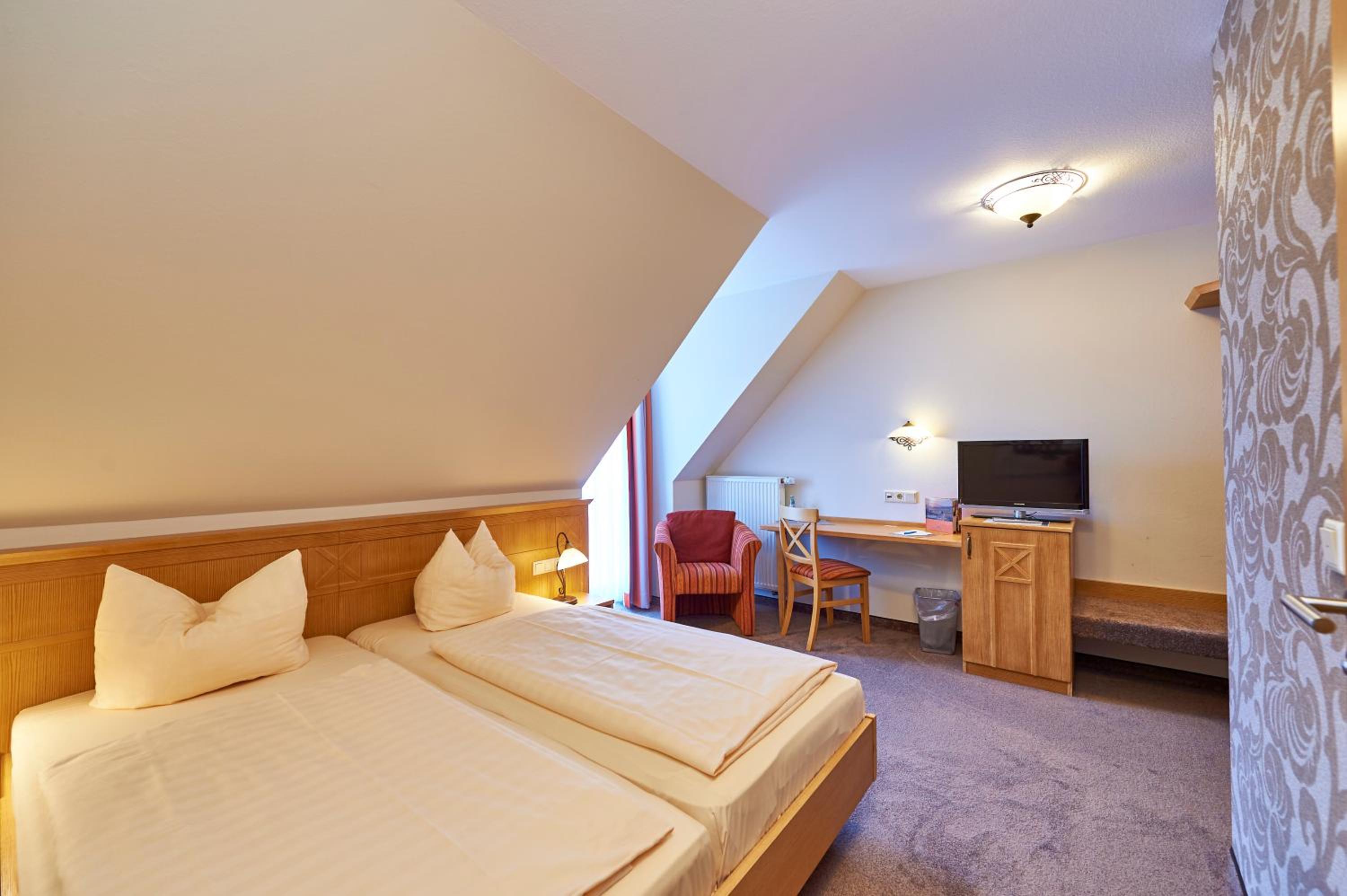 Standard Double Room - Photo 2