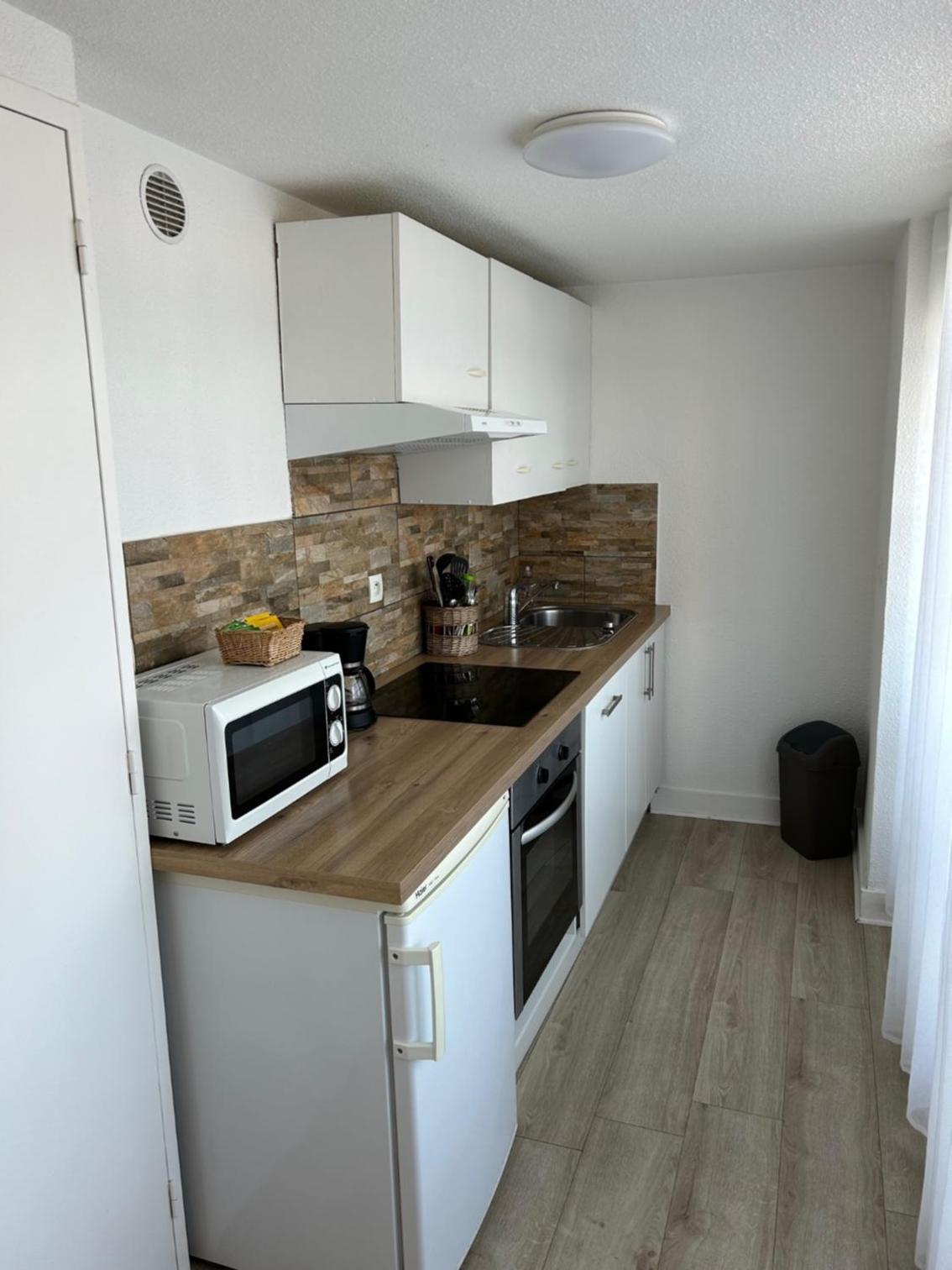 Apartment - Split Level - Photo 2