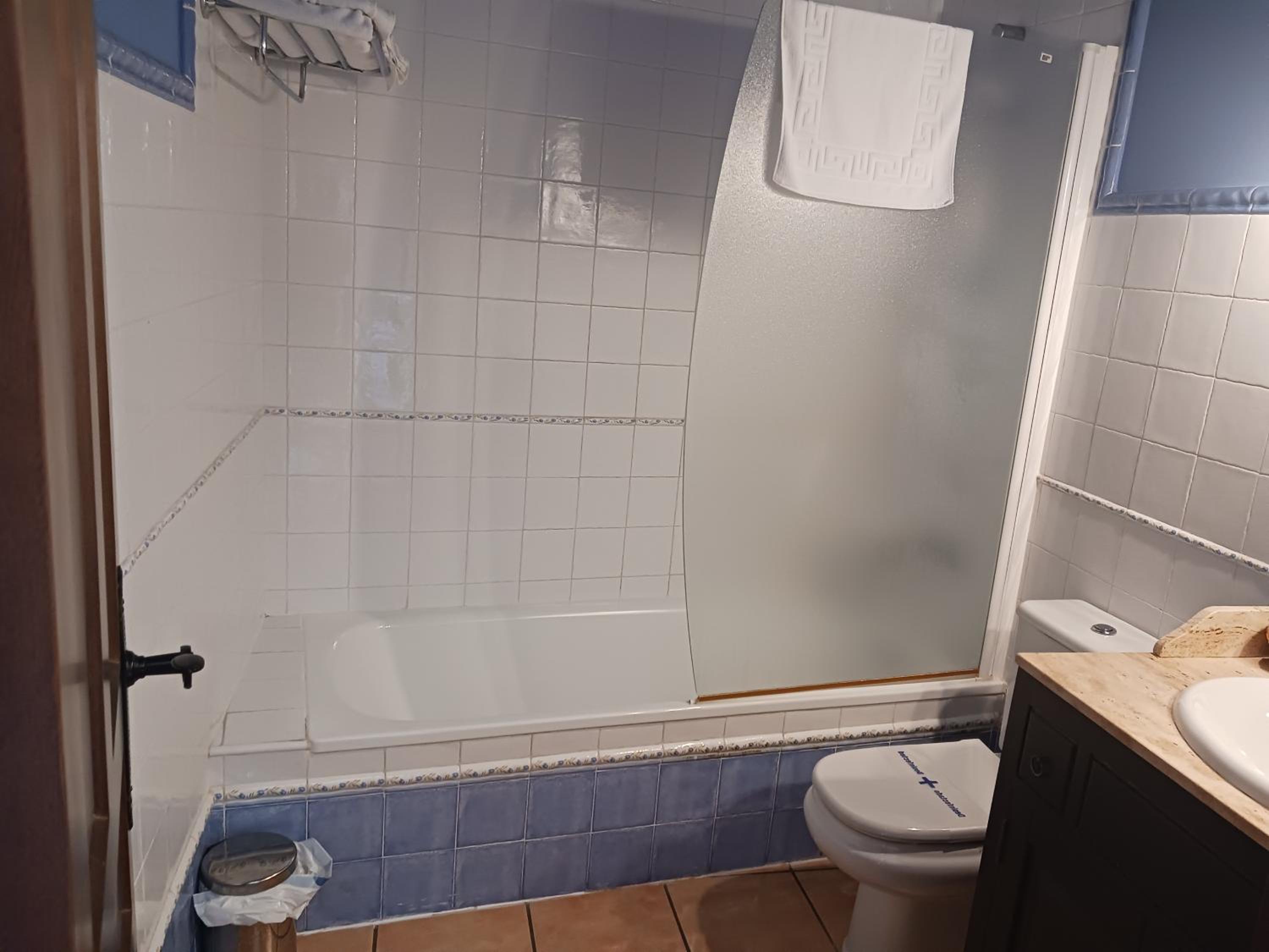 Single Room photo 2