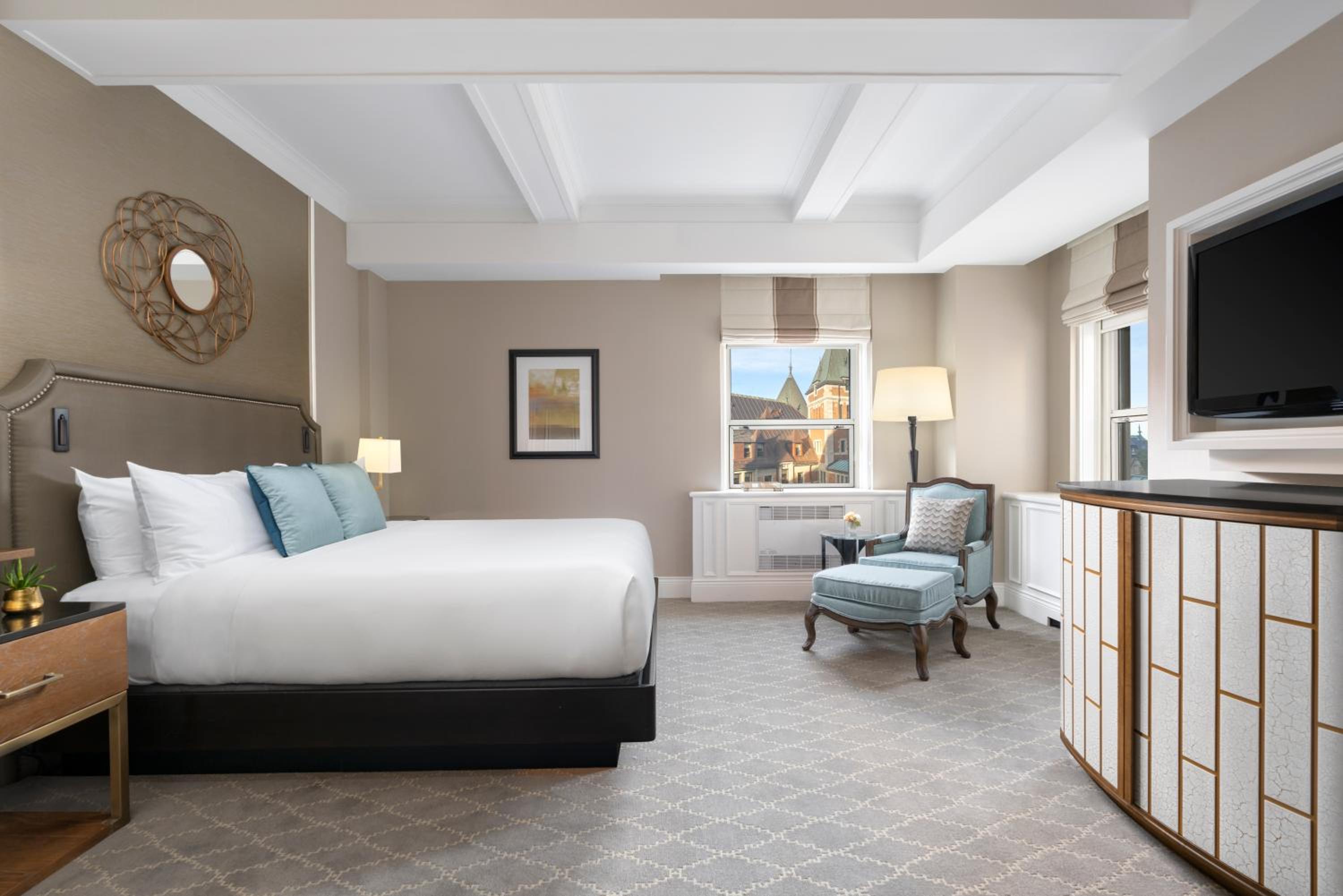 Deluxe King Room