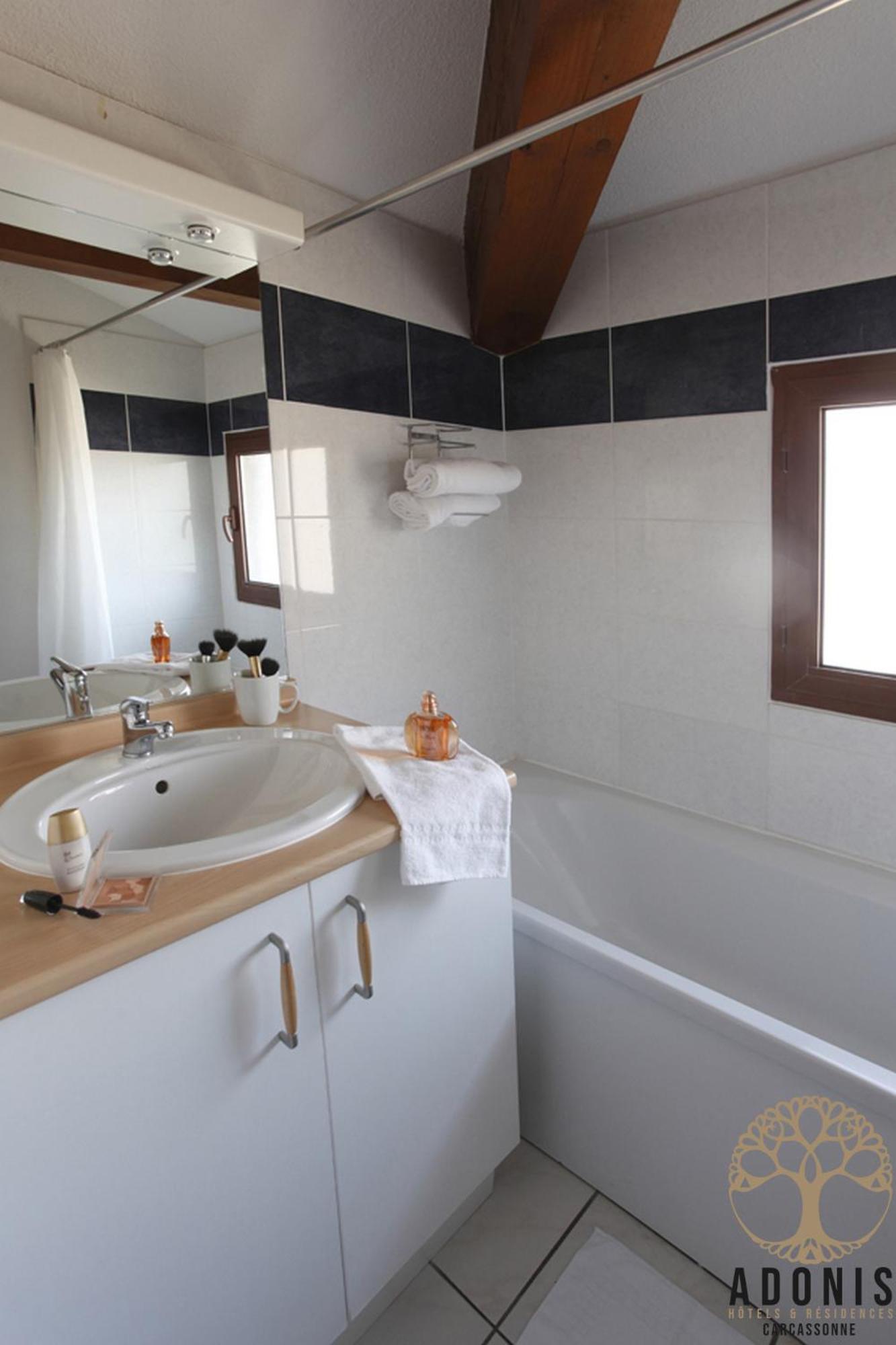 Studio (2 Adults) - Photo 5