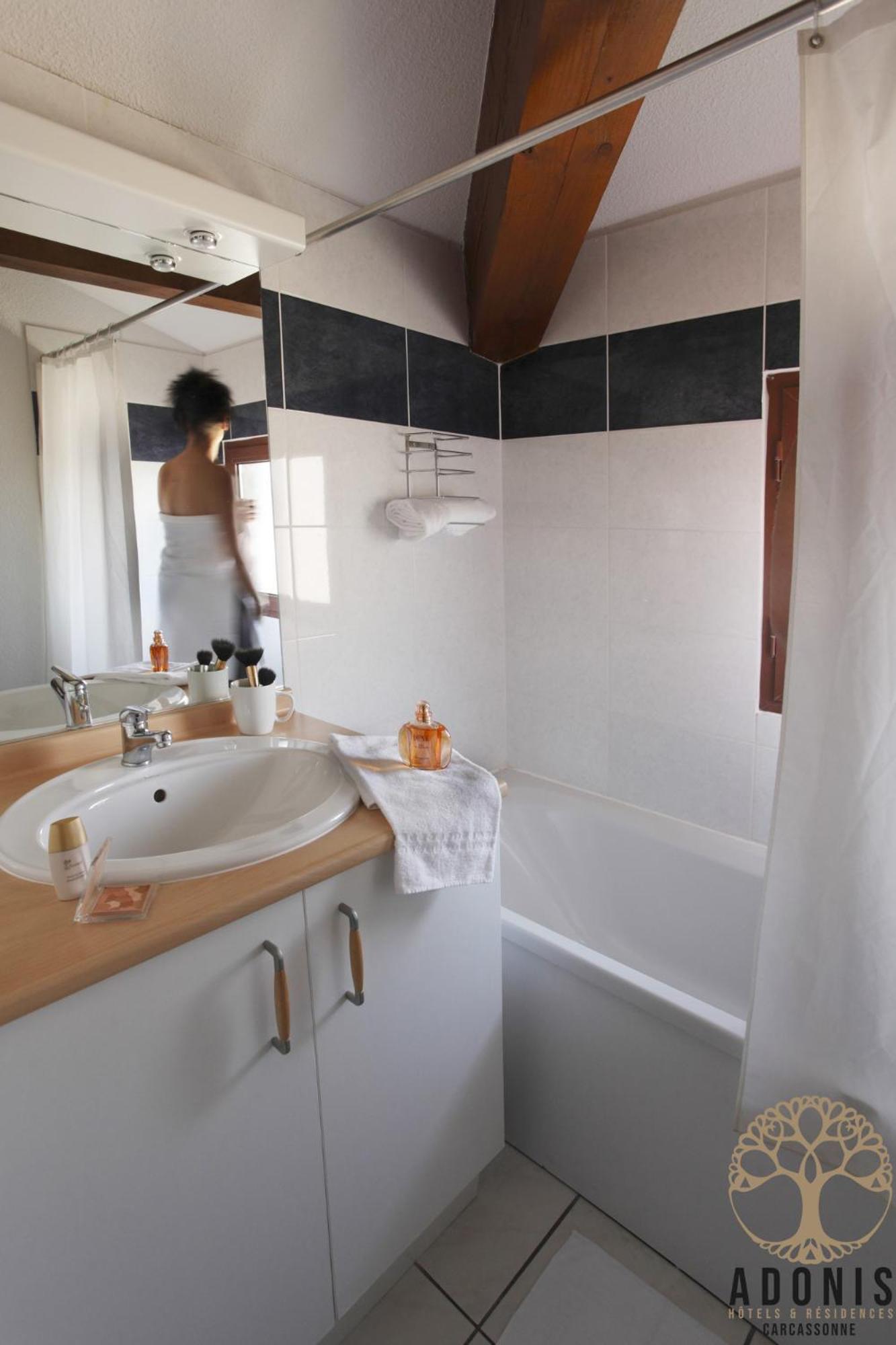 Studio (2 Adults) - Photo 4