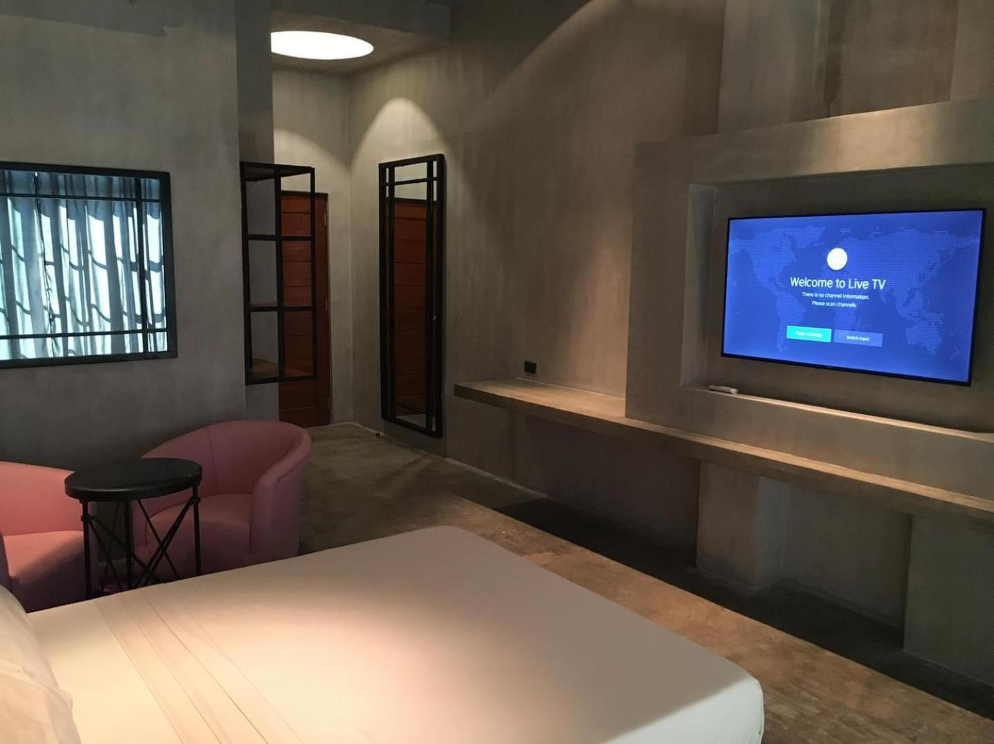 Deluxe Double or Twin Room with Pool Access - Photo 10