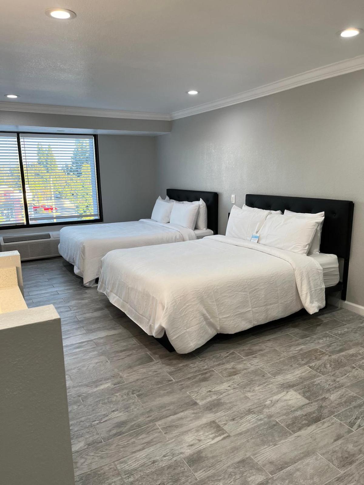 Standard Double Room - Photo 4