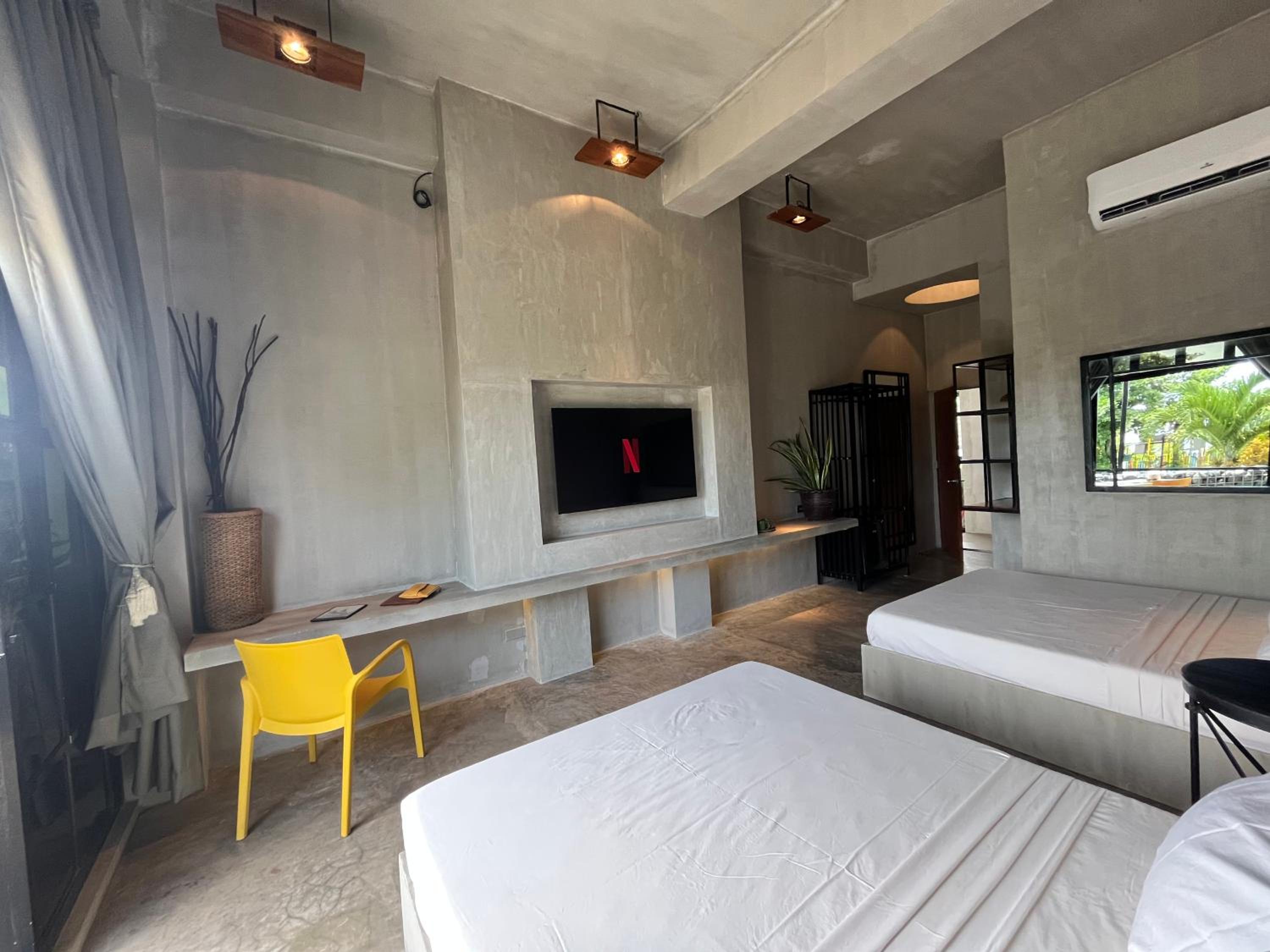 Deluxe Double or Twin Room with Pool Access - Photo 7