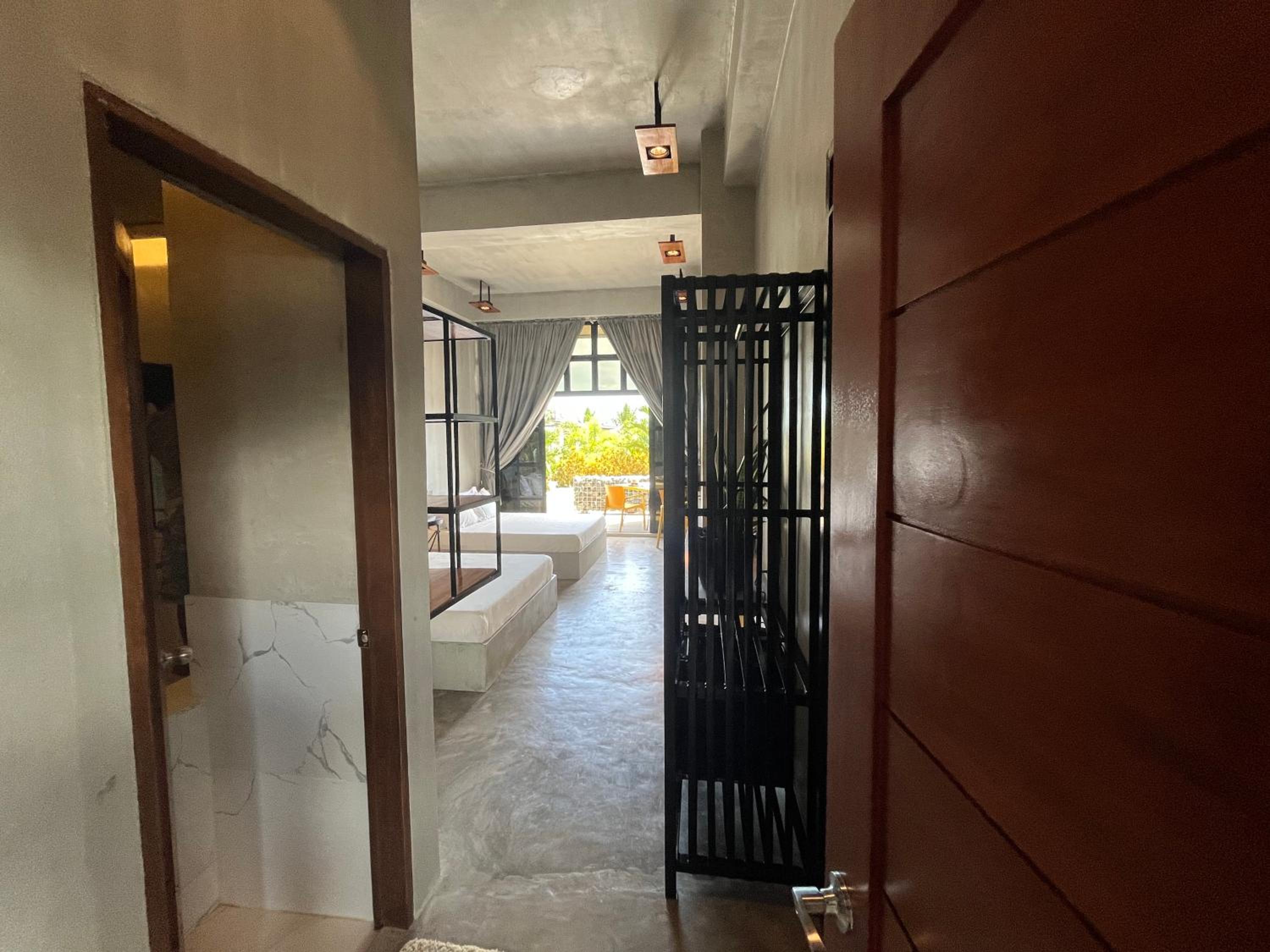 Deluxe Double or Twin Room with Pool Access - Photo 2